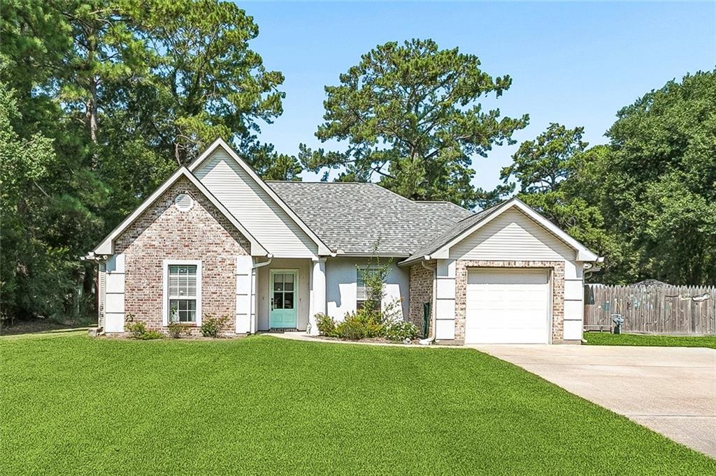 Photo 2 of Single family home for sale at 42 Helen Dr, Madisonville, LA 70447 | MLS# 2569896 | Listing updated on 2026-09-23