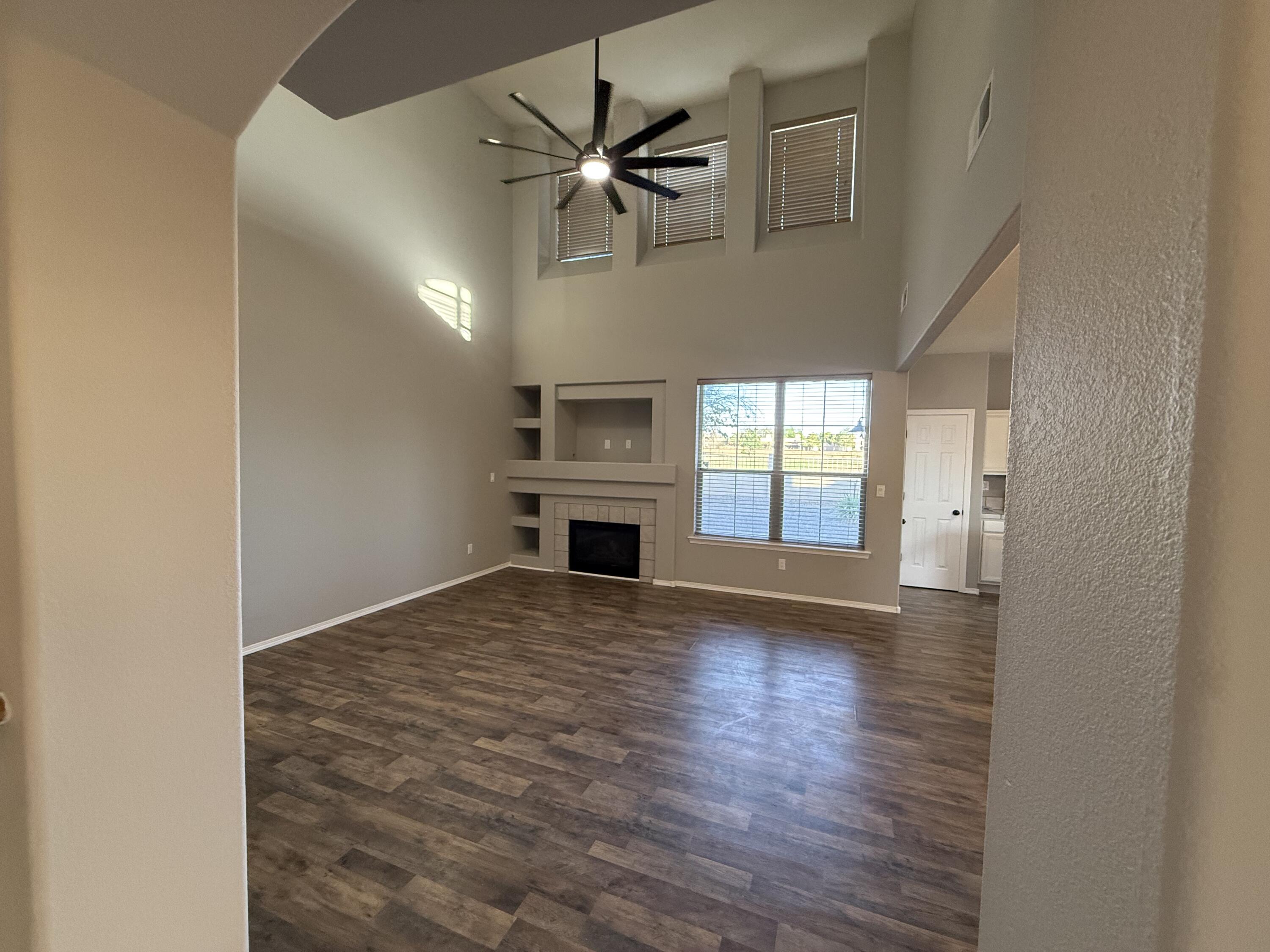 701 Renaissance Loop SE 