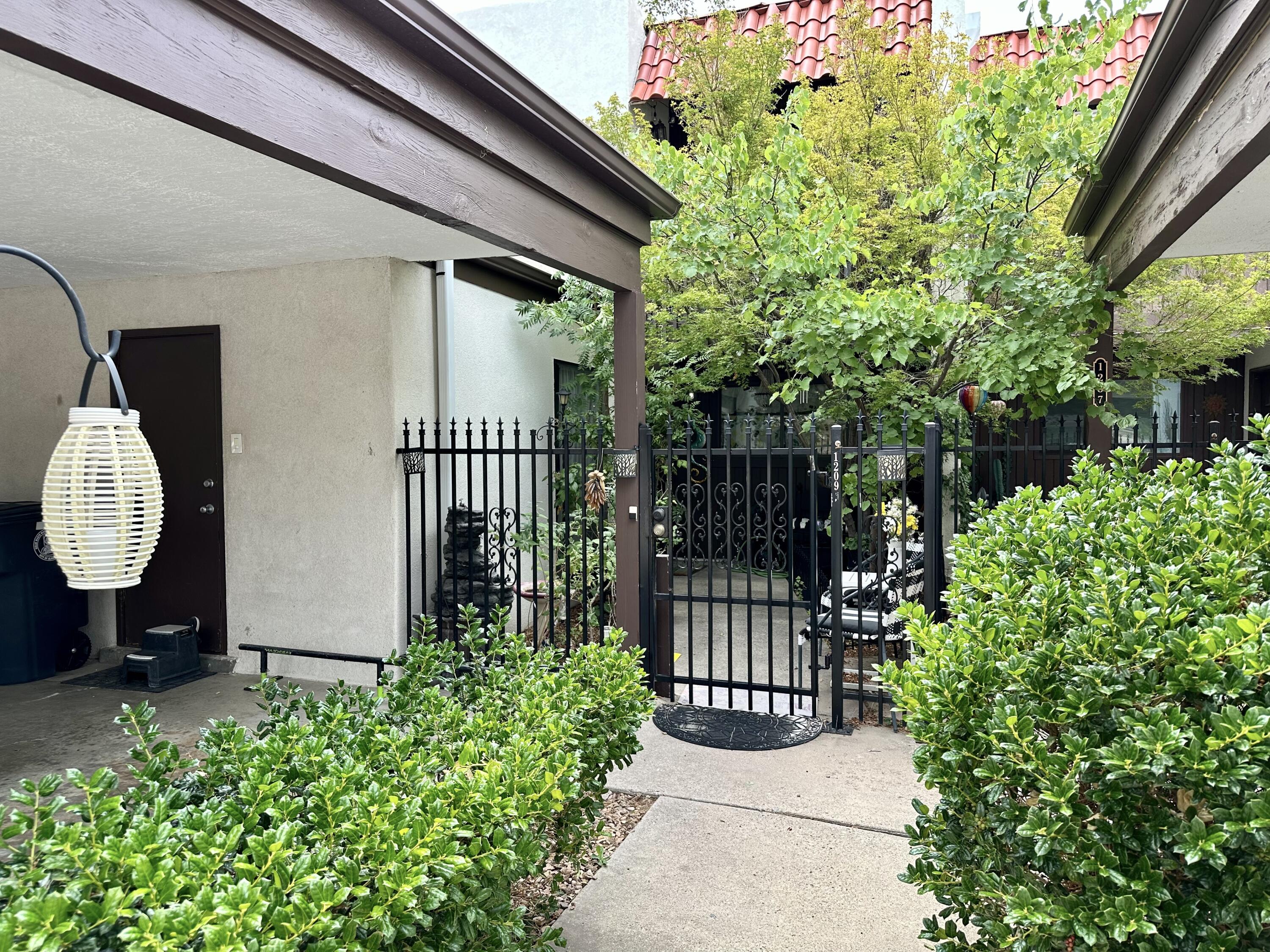1209 Bernalillo Place SE 