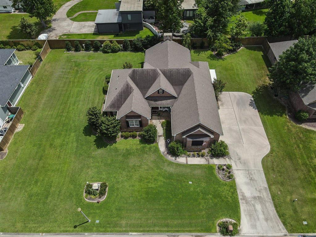 4609 Angelle Drive — photo 2