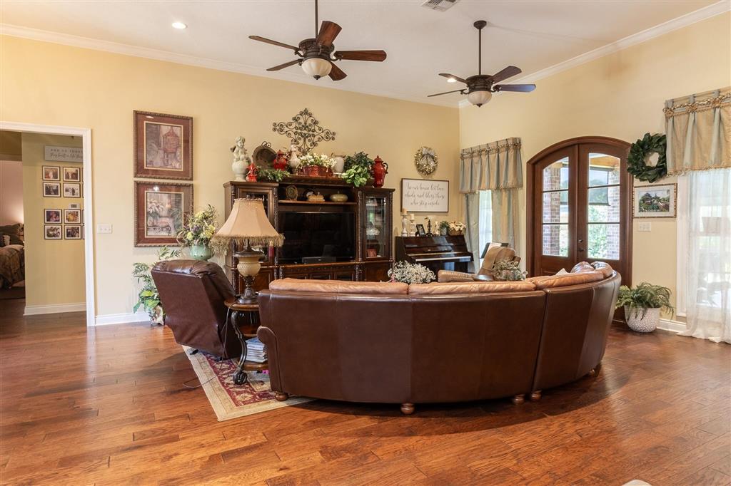 4609 Angelle Drive — photo 4