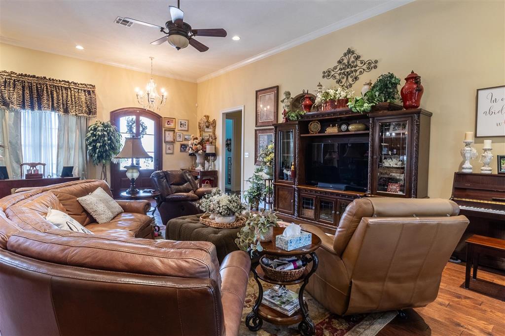 4609 Angelle Drive — photo 5