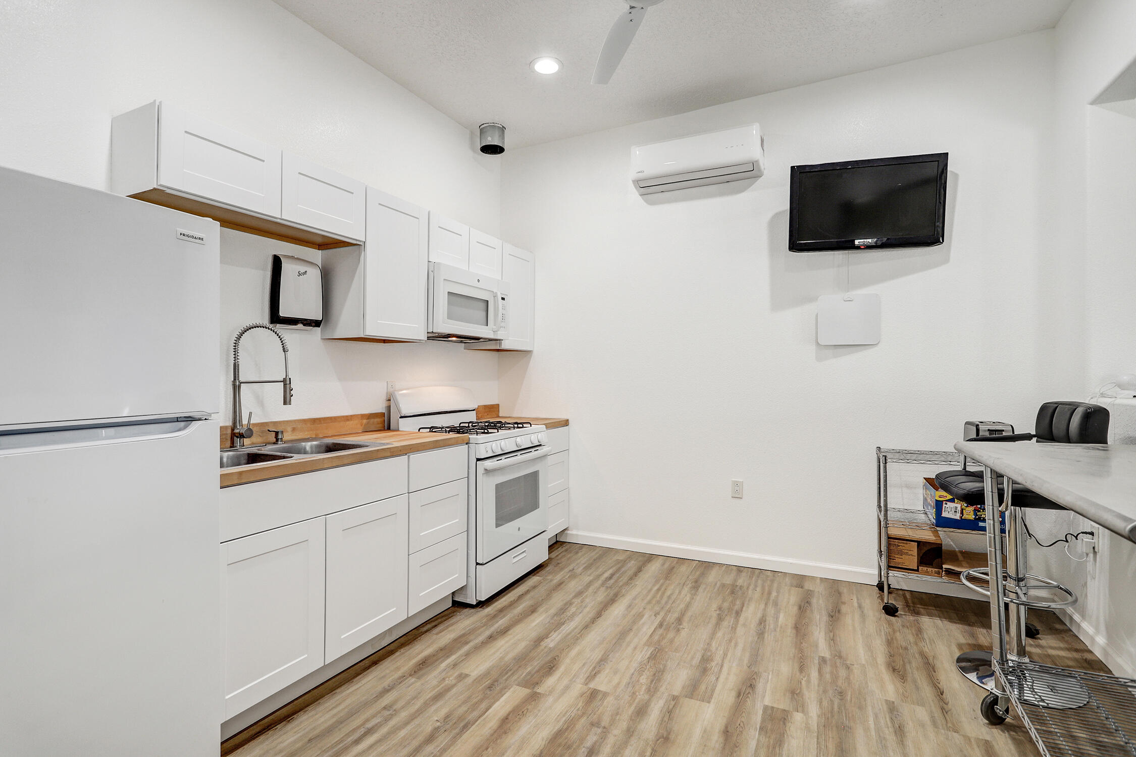 3rd image of 4415 Isleta Blvd Sw, Albuquerque, NM 87105 | MLS# 1108238