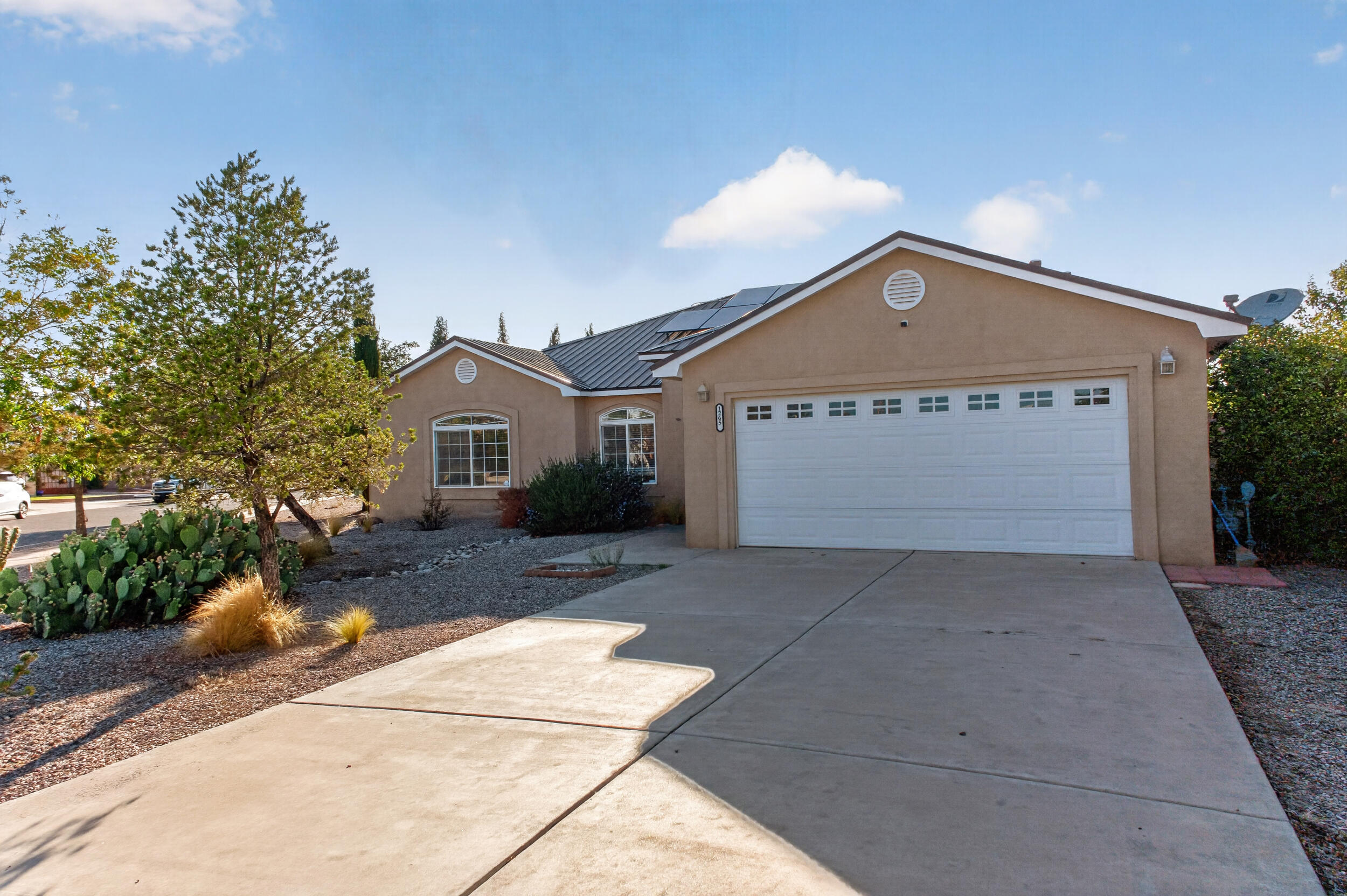 1st image of 1265 Parkview Dr, Los Lunas, NM 87031 | MLS# 1108309