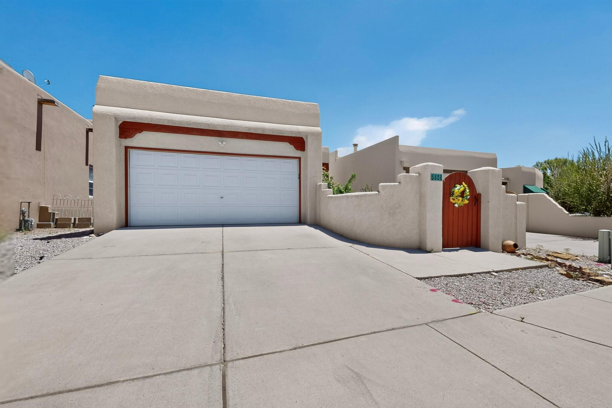5808 Tres Vistas Court NW 