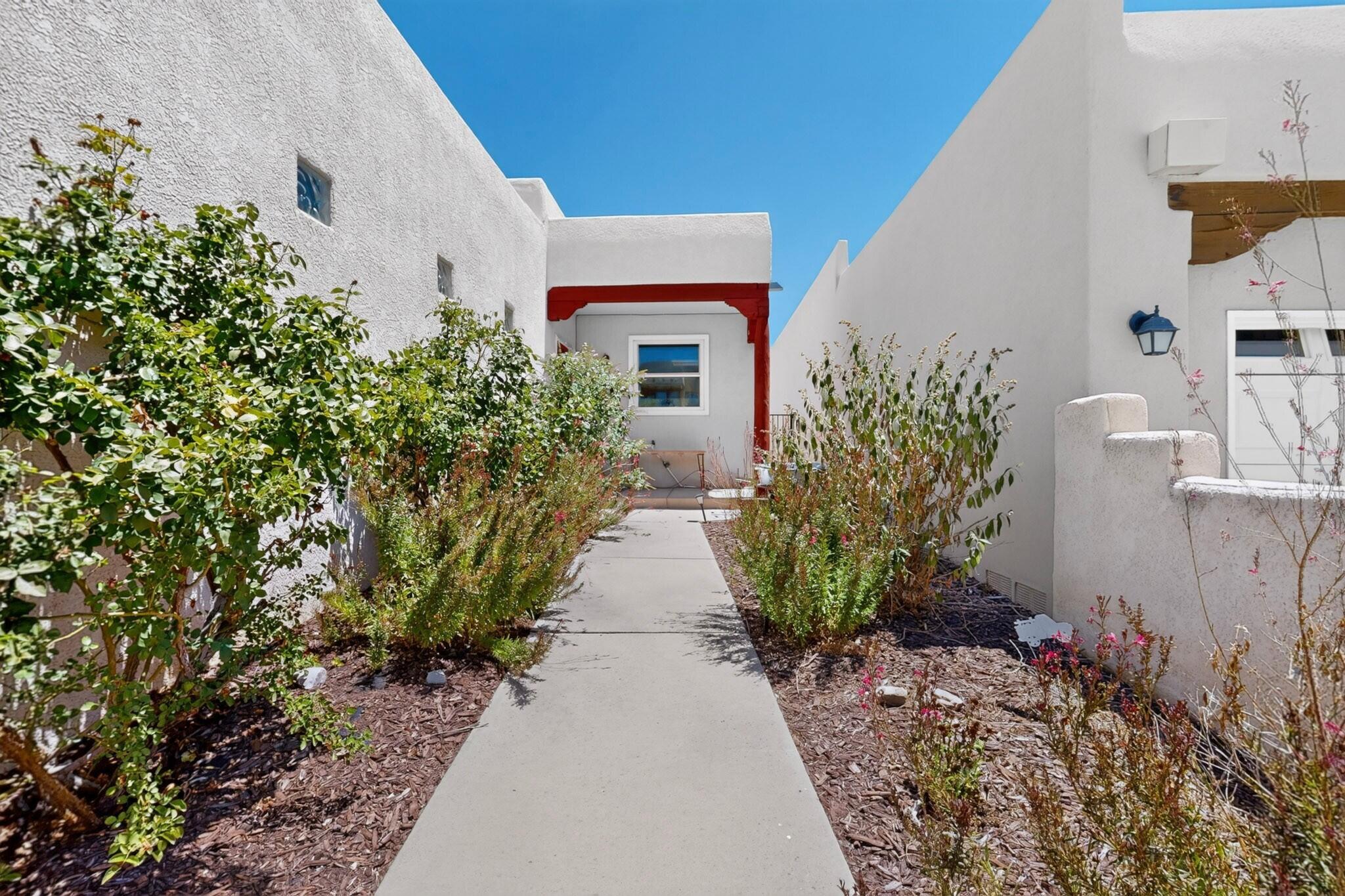 5808 Tres Vistas Court NW 