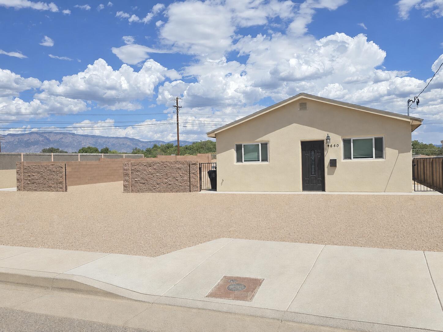 Photo 1 of Single family home for sale at 4640 Carlton St Nw, Albuquerque, NM 87107 | MLS# 1108326 | Listing updated on 2026-09-08