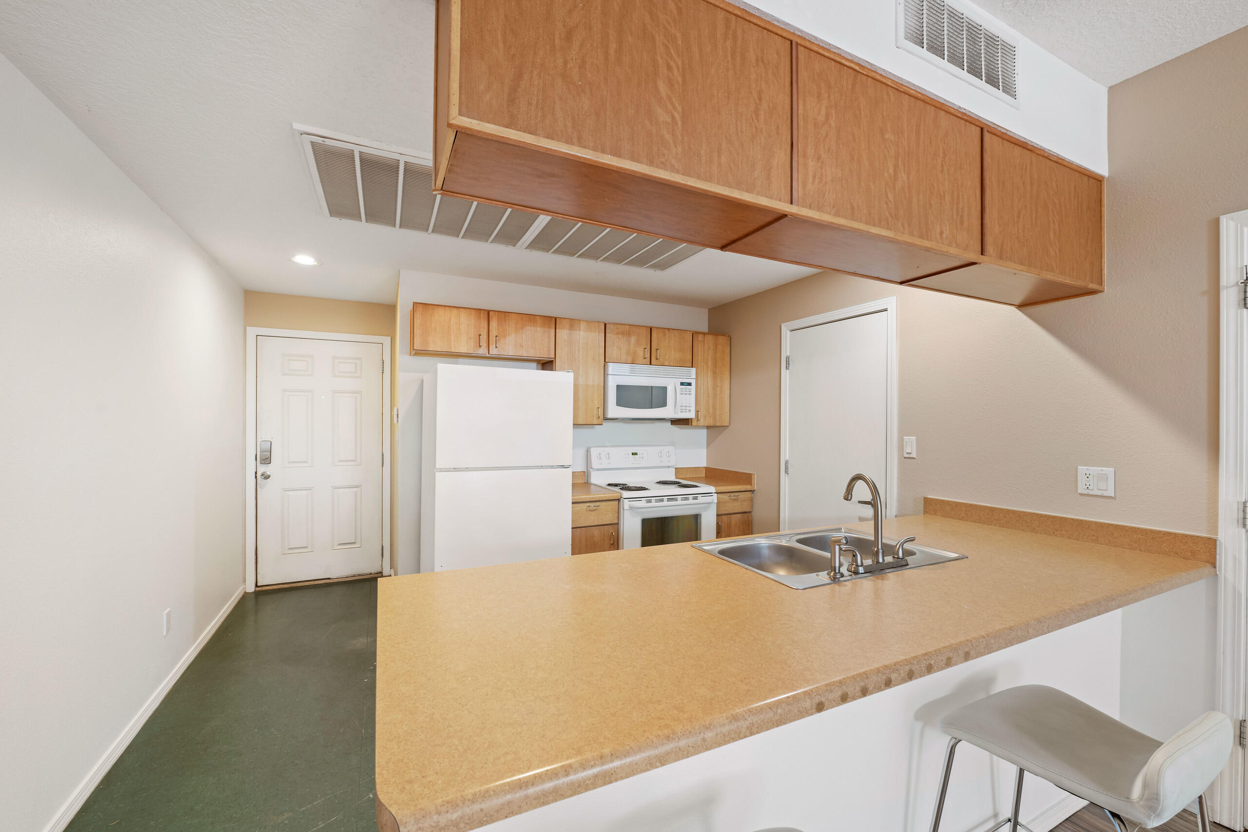 5th image of 702 Broadway Blvd Se #APT 7, Albuquerque, NM 87102 | MLS# 1108356