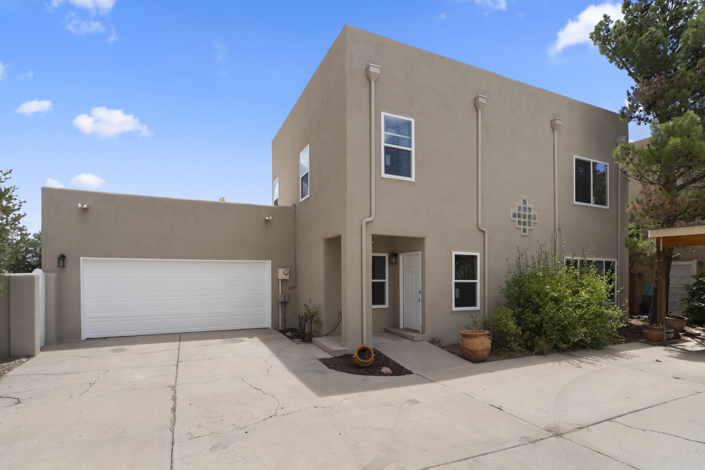 1st image of 506 Phoenix Ave Nw, Albuquerque, NM 87107 | MLS# 1108364