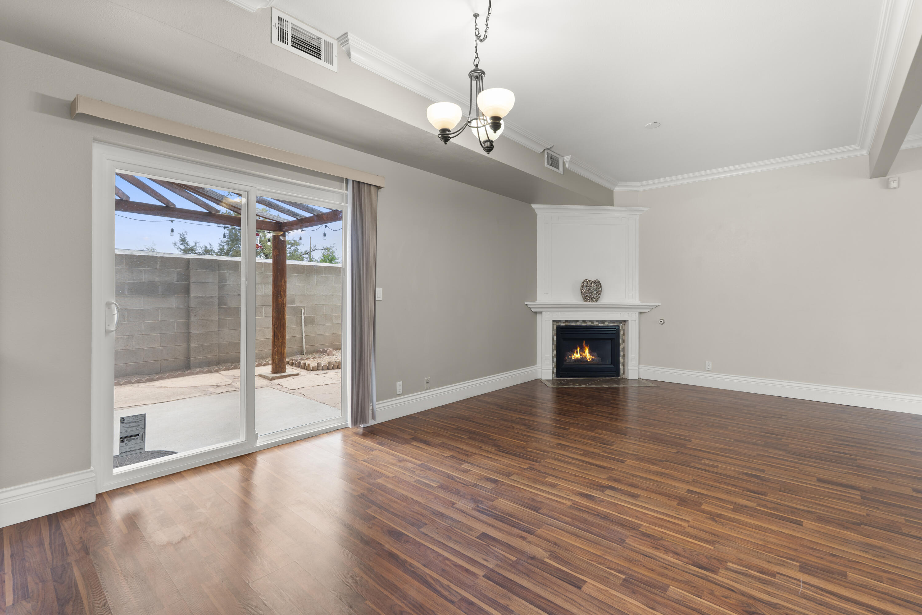 4th image of 506 Phoenix Ave Nw, Albuquerque, NM 87107 | MLS# 1108364