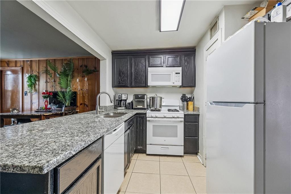 Photo 3 of Multi family home for sale at 300 Pasadena Ave, Metairie, LA 70001 | MLS# 2568799 | Listing updated on 2026-09-18