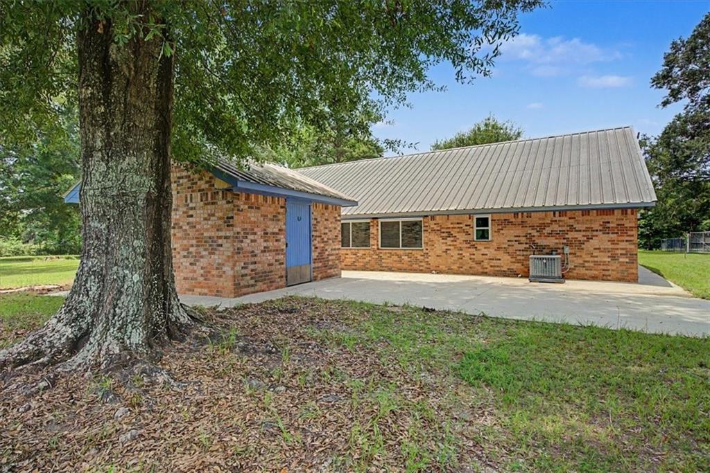 Photo 2 of Single family home for sale at 351 George Wright Ln, Greensburg, LA 70441 | MLS# 2570528 | Listing updated on 2026-09-05