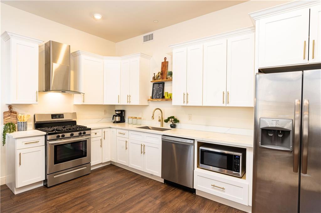 3rd image of 336 Camp St, New Orleans, LA 70130