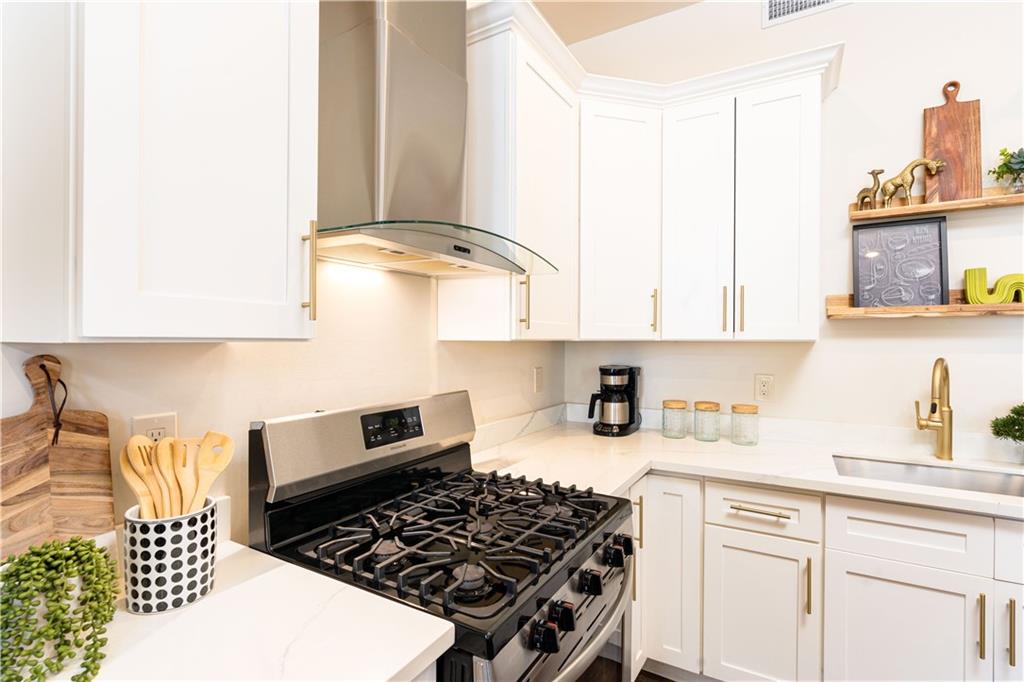 4th image of 336 Camp St, New Orleans, LA 70130