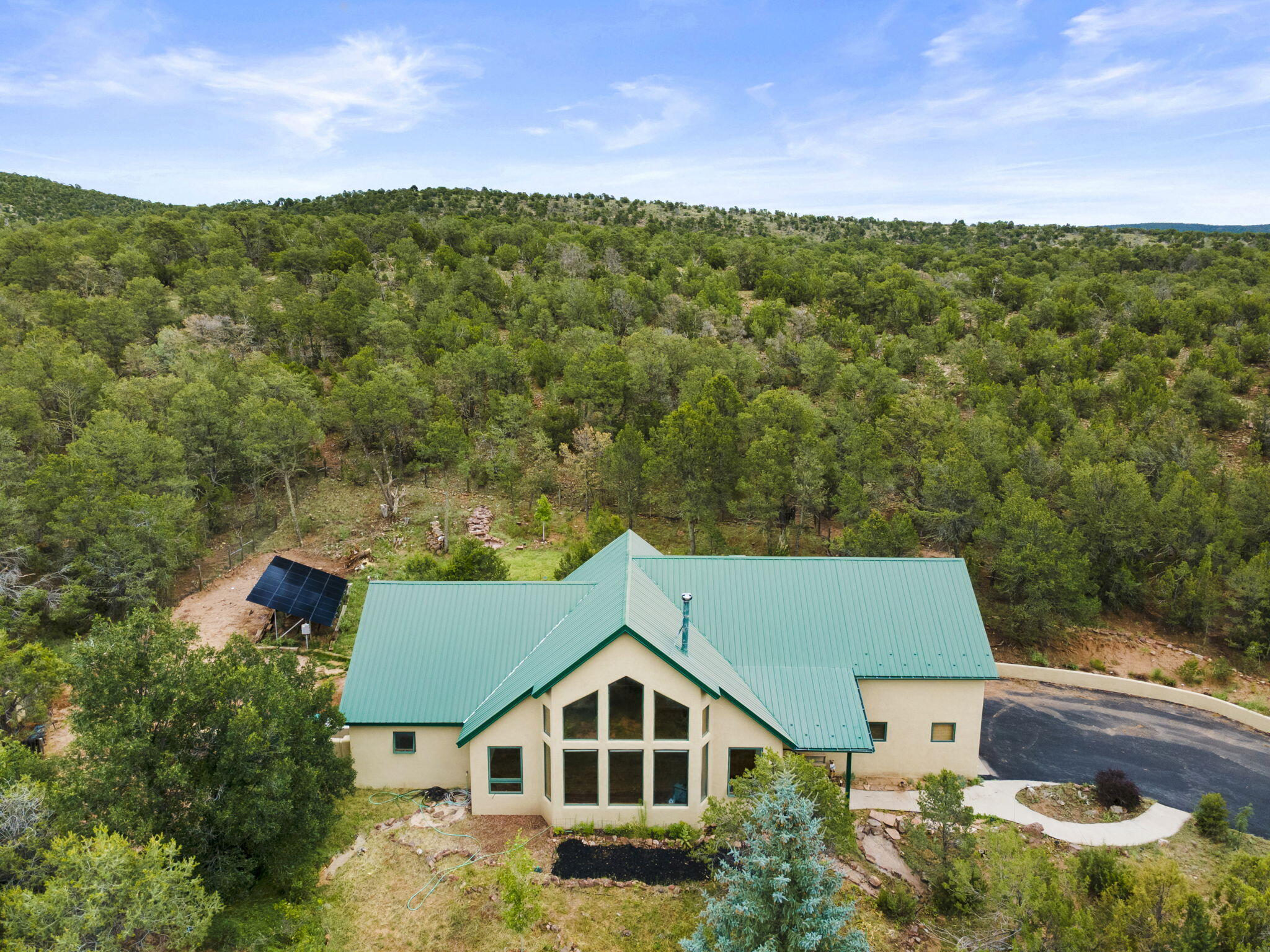 Photo 1 of Sale Pending at 10 Howlin Wolf Trl, Tijeras, NM 87059 | MLS# 1108438 | Listing updated on 2026-09-18