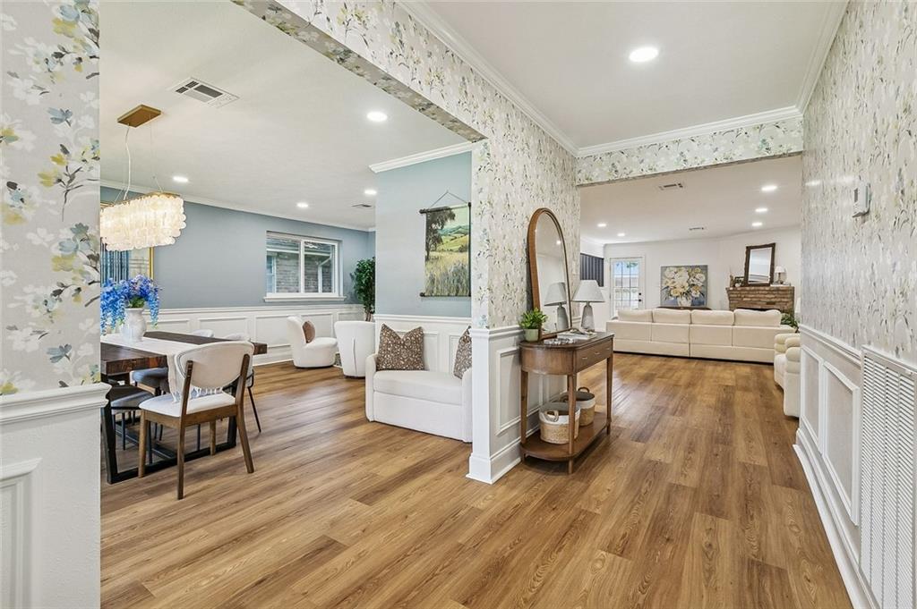 Photo 2 of Single family home for sale at 3312 Lake Trl Dr, Metairie, LA 70003 | MLS# 2570814 | Listing updated on 2026-09-08