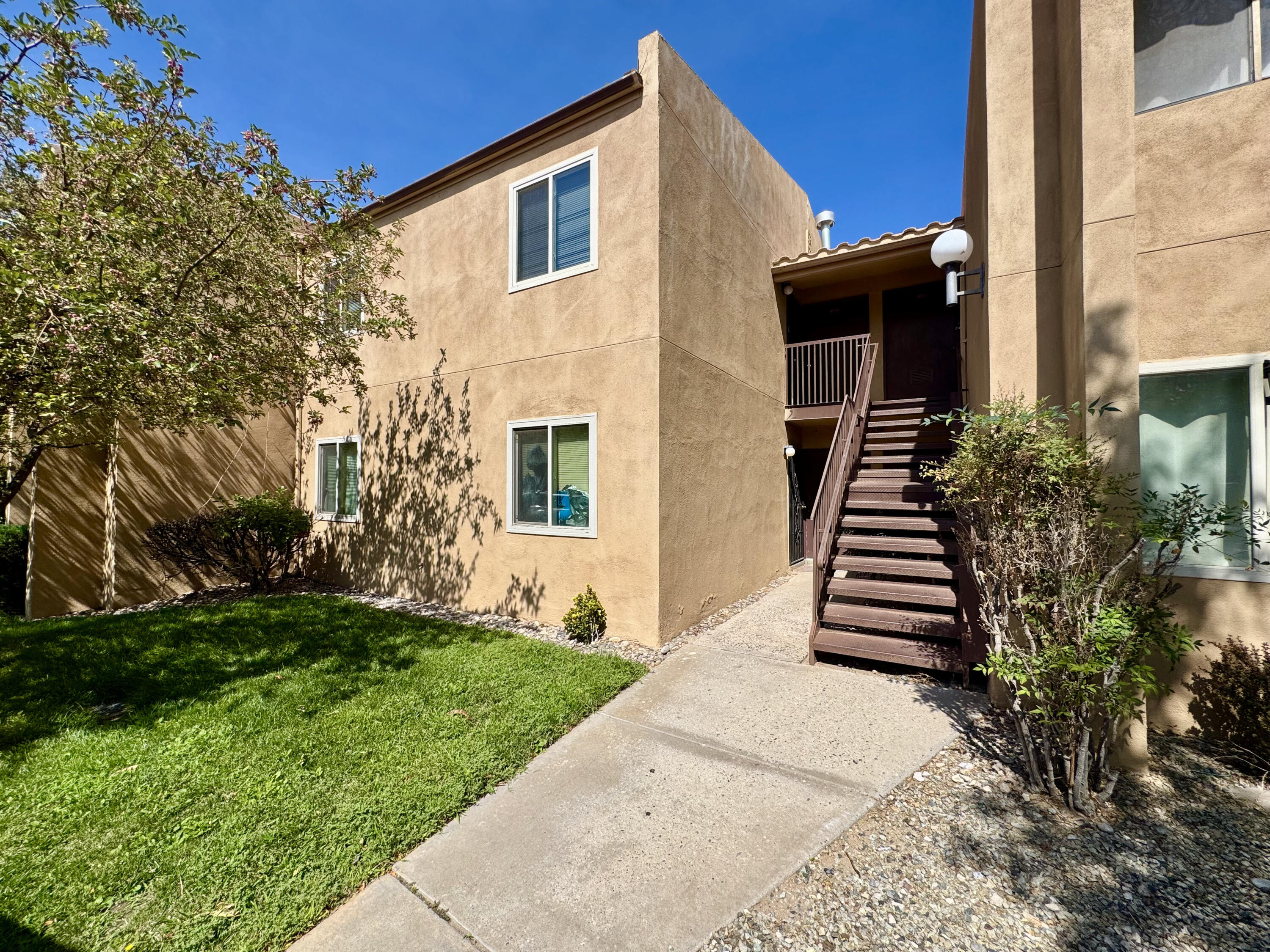 Photo 1 of Sale Pending at 917 Country Clb Dr Se #APT H, Rio Rancho, NM 87124 | MLS# 1108508 | Listing updated on 2026-09-18