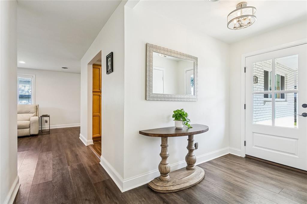 Photo 3 of Single family home for sale at 724 Beverly Garden Dr, Metairie, LA 70002 | MLS# 2570831 | Listing updated on 2026-09-15