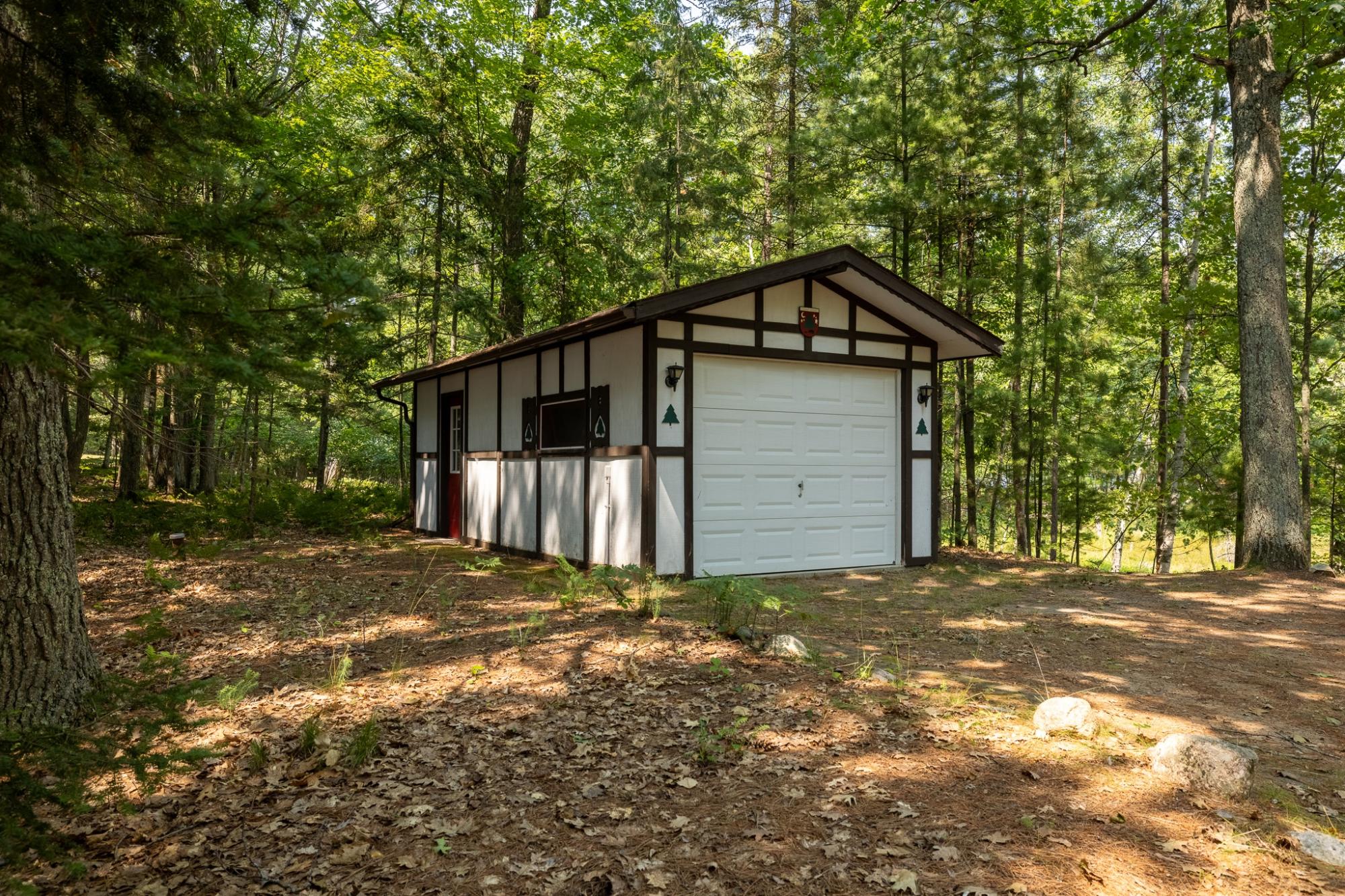 Brown Lake Property 6439 Pine Point Dr Photo 4