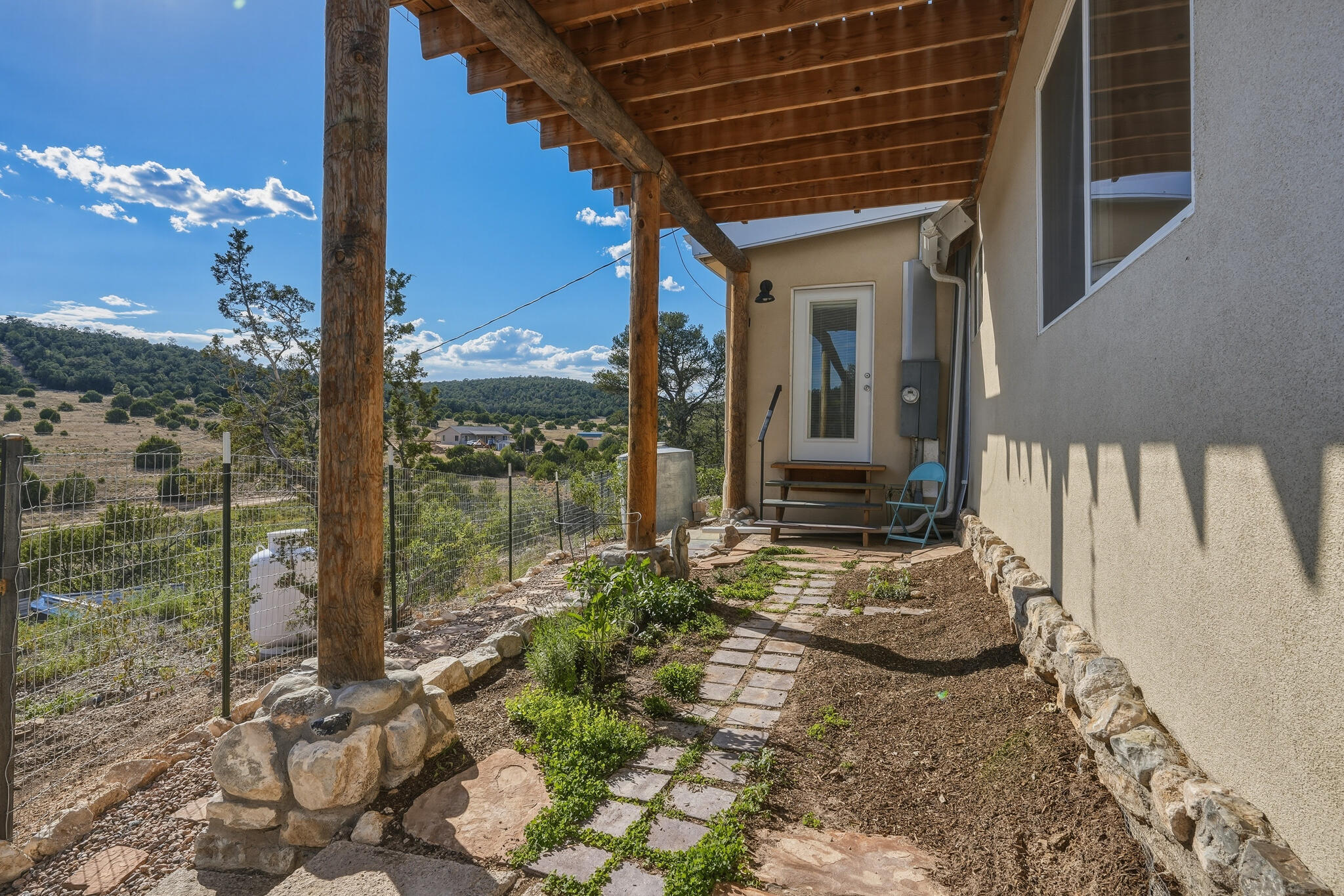 Photo 2 of Sale Pending at 106 Mountain Valley Dr, Edgewood, NM 87015 | MLS# 1108571 | Listing updated on 2026-09-02