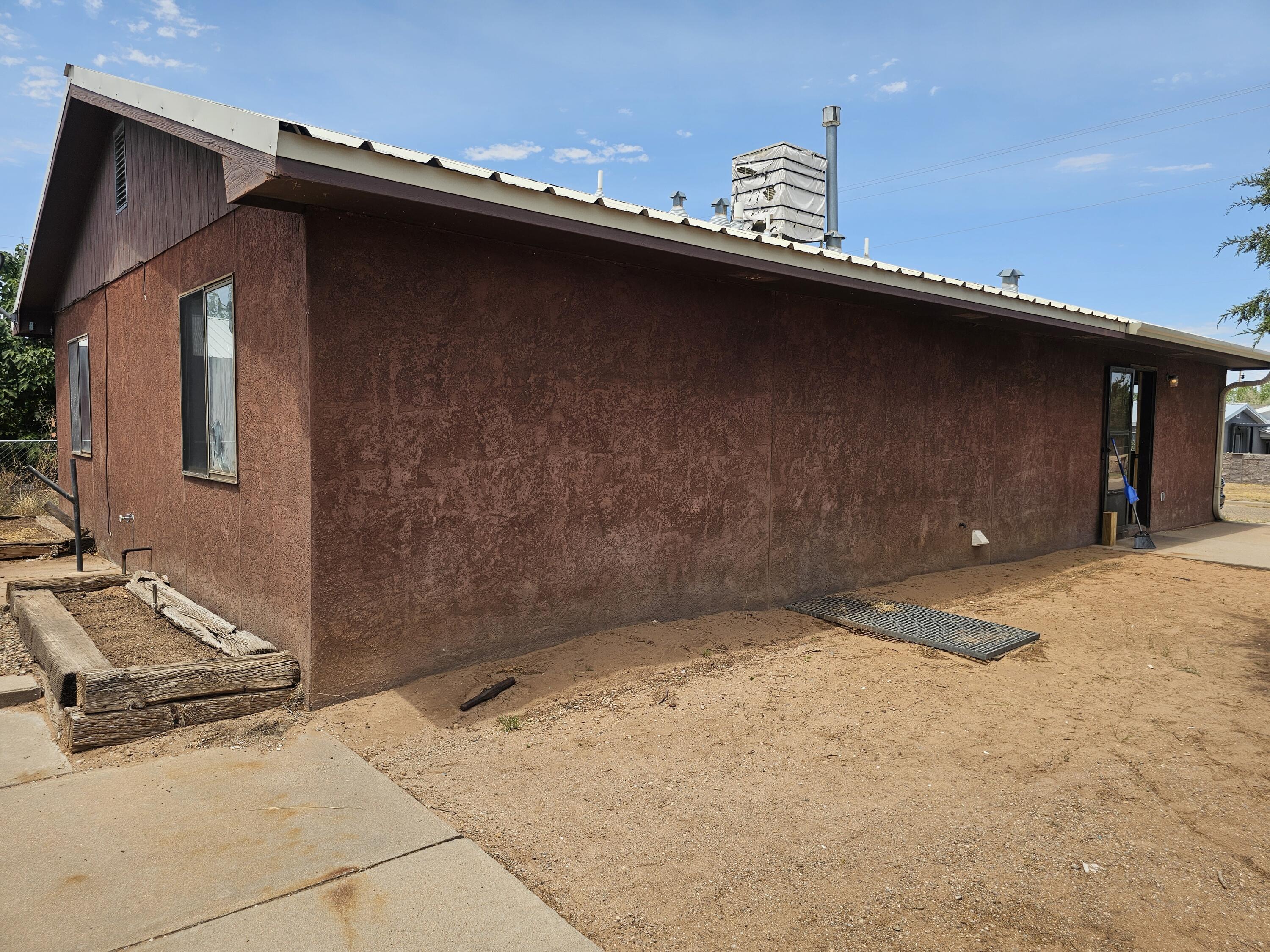13th image of 101 Black St, Santa Rosa, NM 88435 | MLS# 1108601