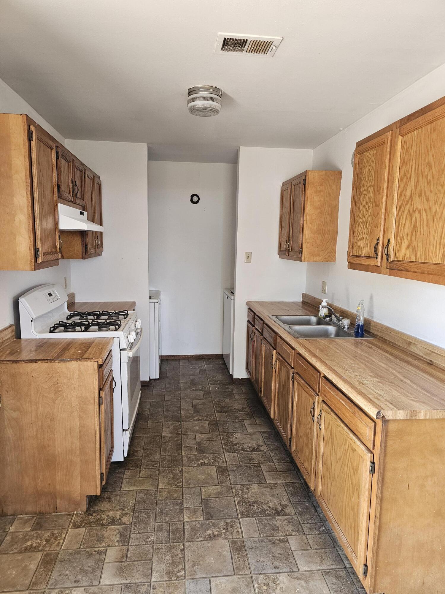3rd image of 101 Black St, Santa Rosa, NM 88435 | MLS# 1108601