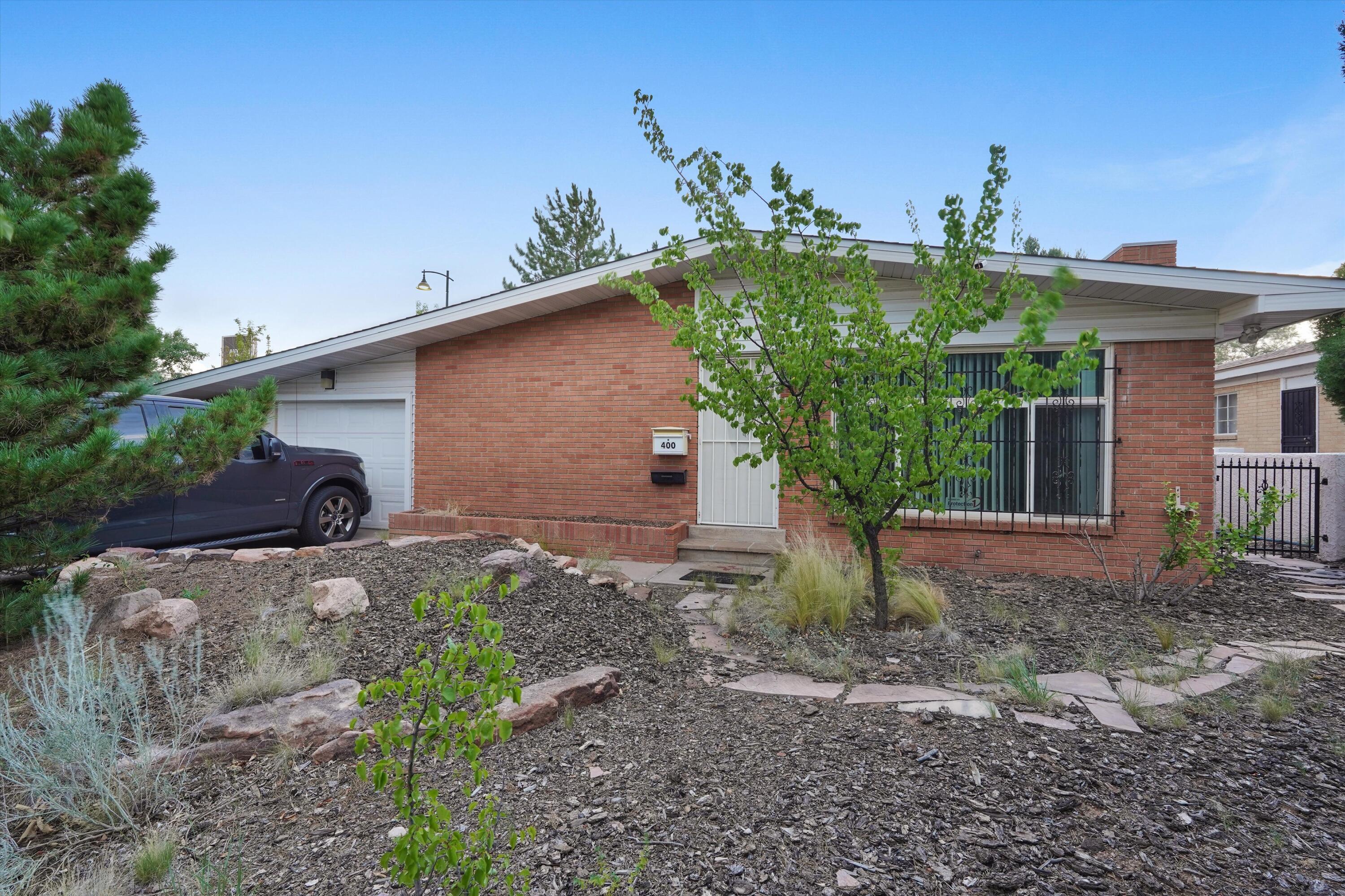 Photo 1 of Single family home for sale at 400 Sierra Dr Se, Albuquerque, NM 87108 | MLS# 1108627 | Listing updated on 2026-09-07