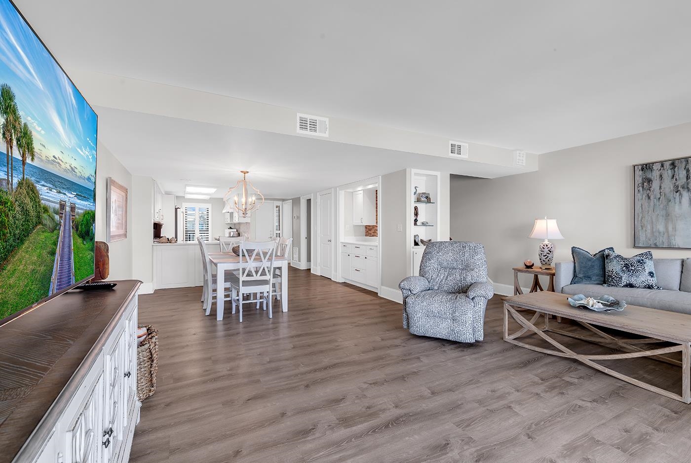 645 Retreat Beach Circle 