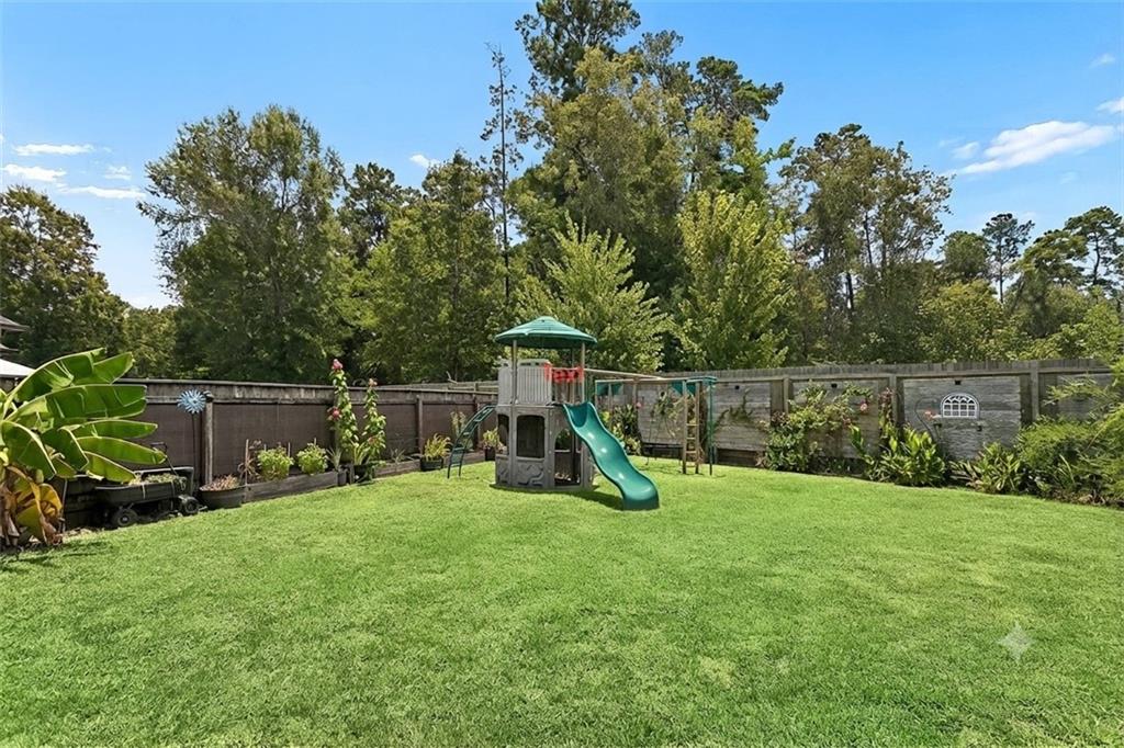 Photo 16 of Single family home for sale at 512 English Oak Dr, Madisonville, LA 70447 | MLS# 2571133 | Listing updated on 2026-09-02