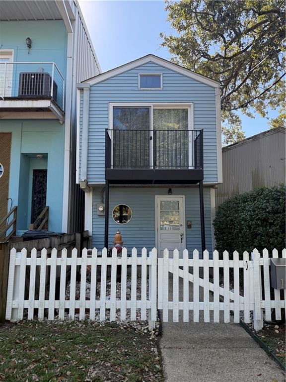 1st image of 158 S Roadway St, New Orleans, LA 70124 | MLS# 2571231