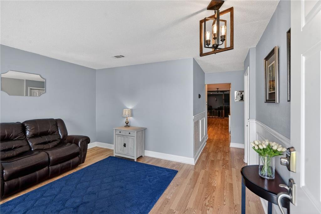 Photo 3 of Single family home for sale at 5225 Loveland St, Metairie, LA 70006 | MLS# 2571237 | Listing updated on 2026-09-21