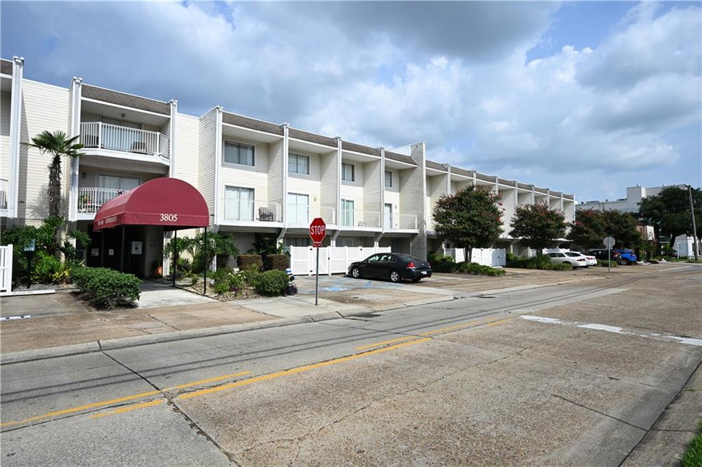 Photo 2 of Condo for sale at 3805 Houma Blvd #B202, Metairie, LA 70006 | MLS# 2570223 | Listing updated on 2026-10-10