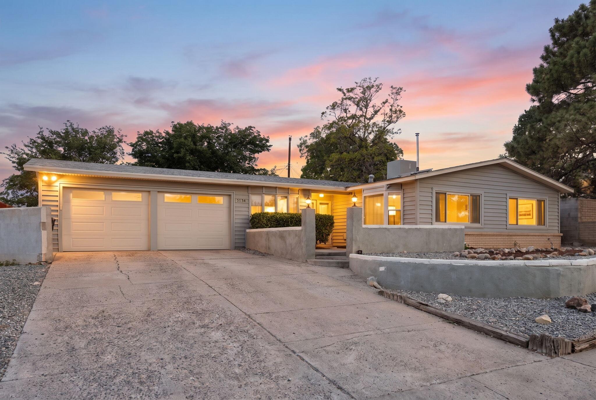5720 Avenida La Mirada Place, Albuquerque NM 87114