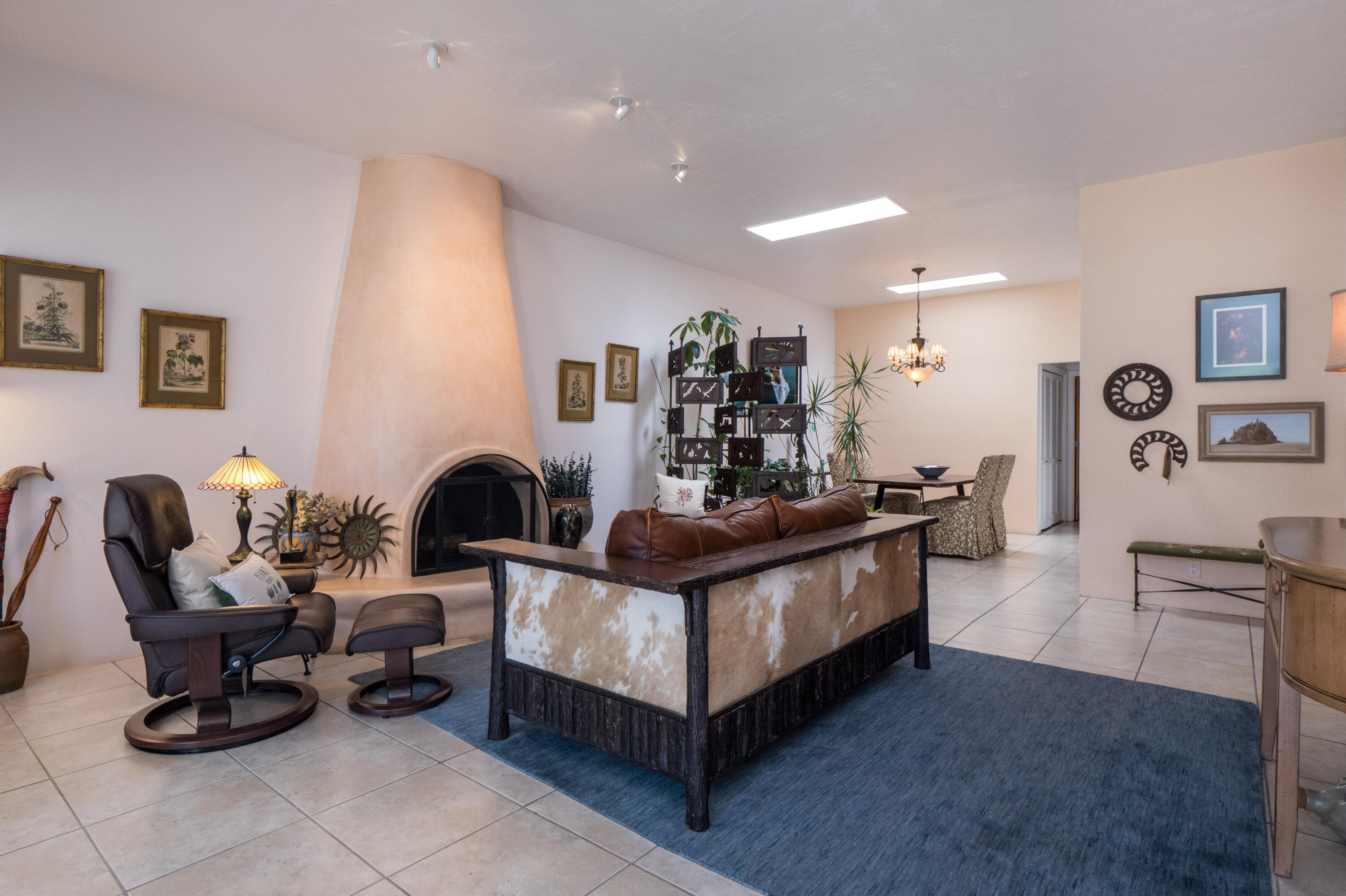 Photo 3 of Townhouse for sale at 1393 Wagon Train Dr Se, Albuquerque, NM 87123 | MLS# 1108674 | Listing updated on 2026-09-19