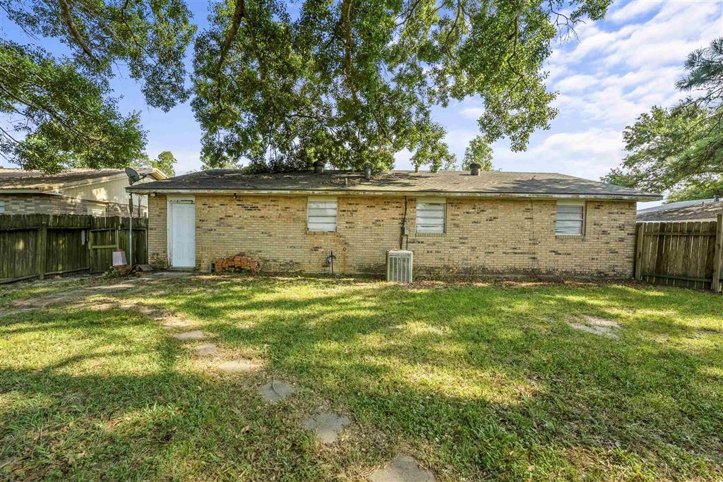 614 Harrington Street — photo 4