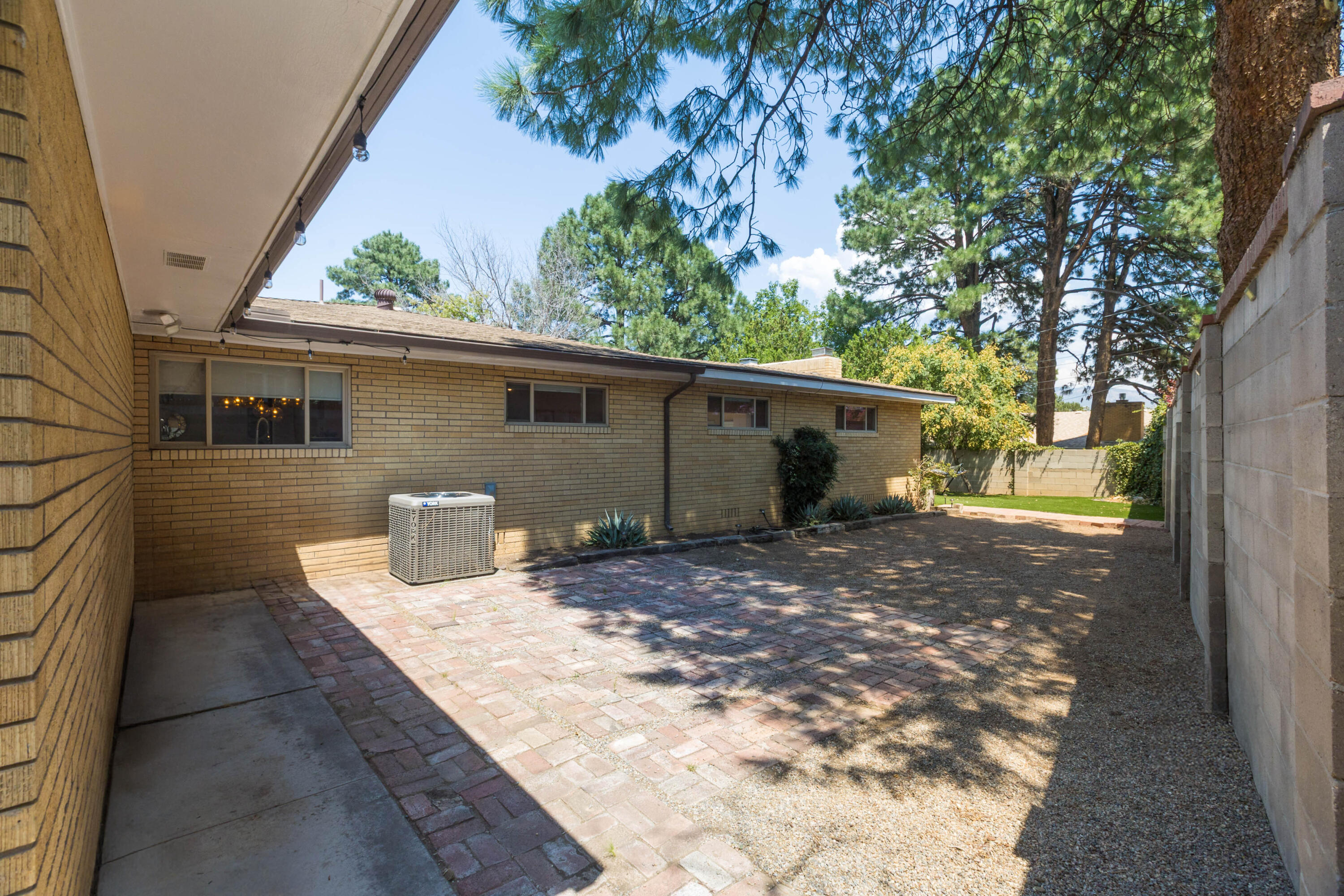 39th image of 630 Sierra Dr Se, Albuquerque, NM 87108 | MLS# 1108748