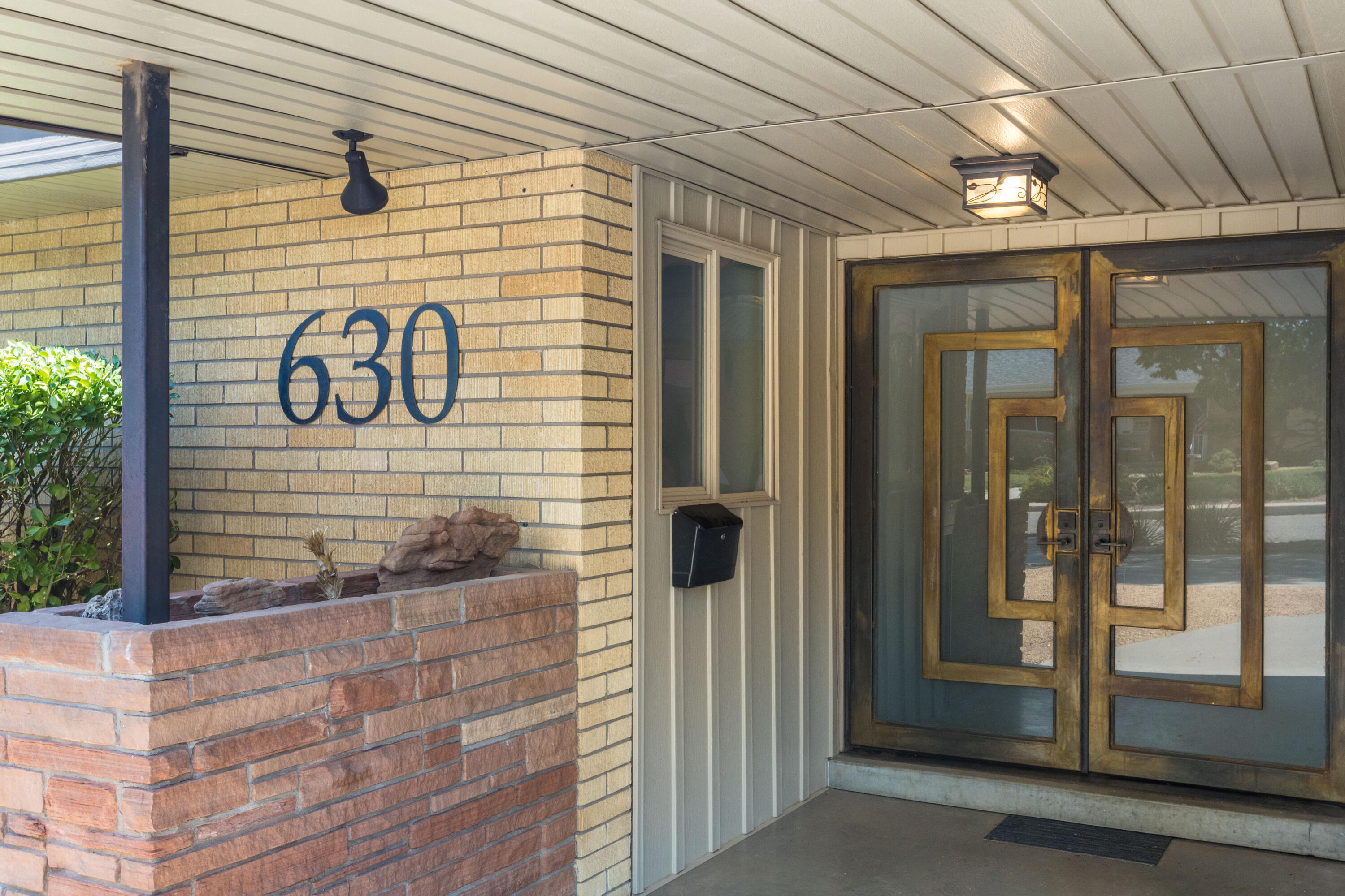 630 Sierra Drive SE 
