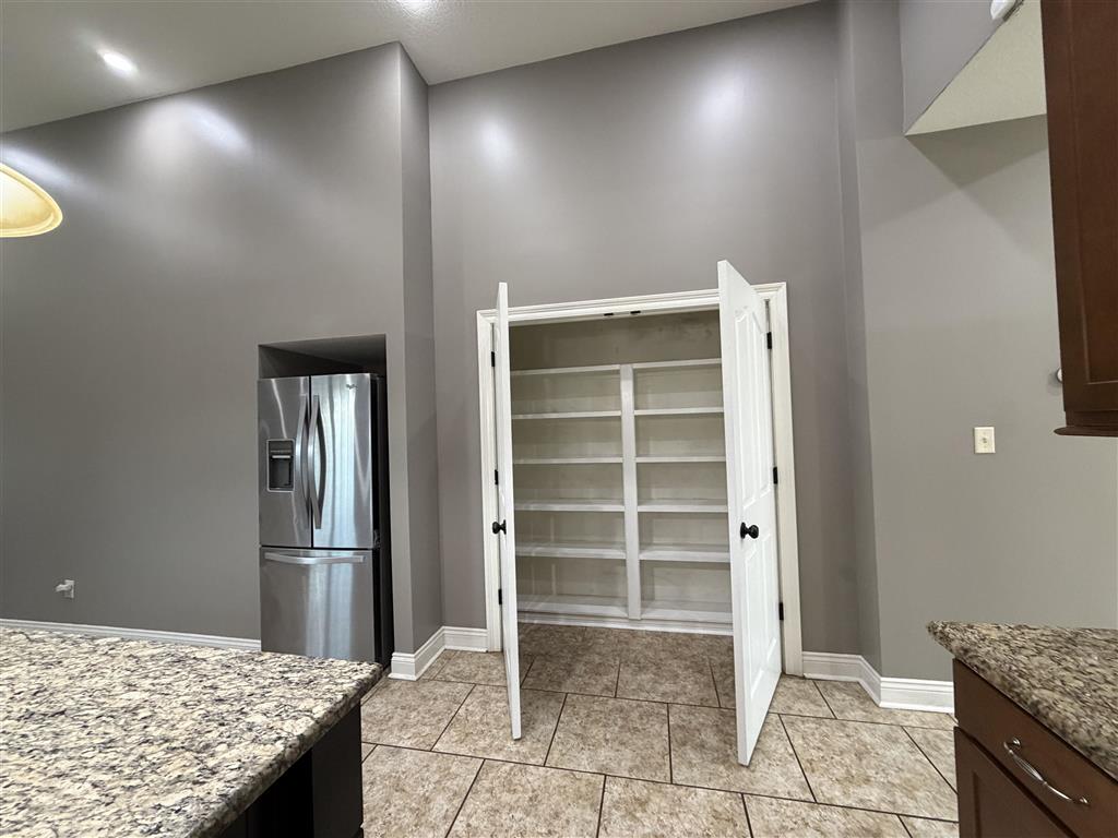 1008 Inverery Drive — photo 4
