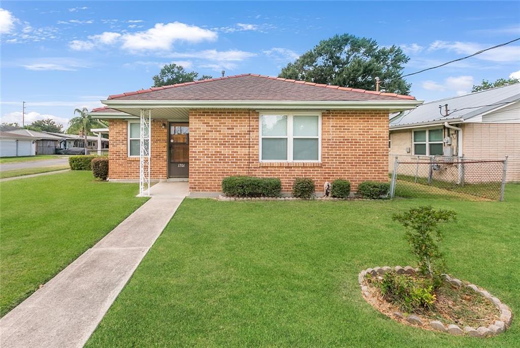 Photo 2 of Single family home for sale at 1701 Fairway Dr, Kenner, LA 70062 | MLS# 2570785 | Listing updated on 2026-10-09