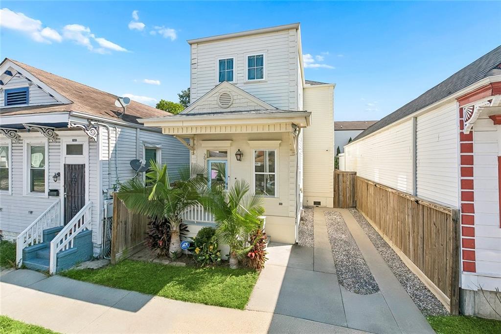 Photo 1 of Sale Pending at 2911 Conti St, New Orleans, LA 70119 | MLS# 2571038 | Listing updated on 2026-09-09