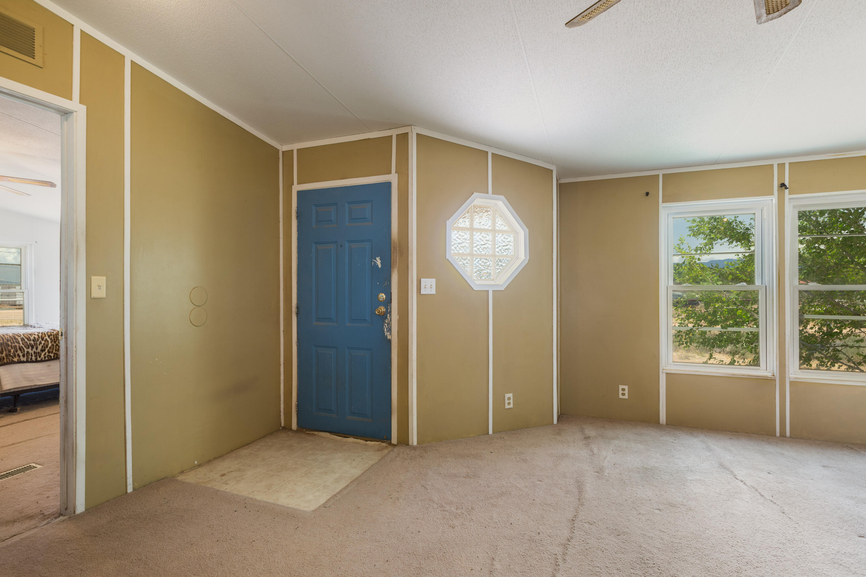 Photo 2 of Sale Pending at 8 Diamondback Ln, Los Lunas, NM 87031 | MLS# 1108898 | Listing updated on 2026-09-29
