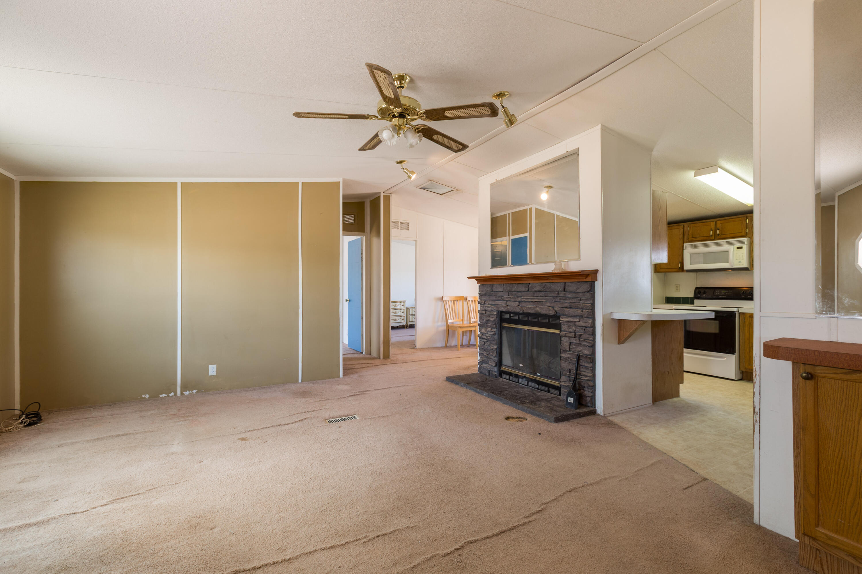 Photo 3 of Sale Pending at 8 Diamondback Ln, Los Lunas, NM 87031 | MLS# 1108898 | Listing updated on 2026-09-29