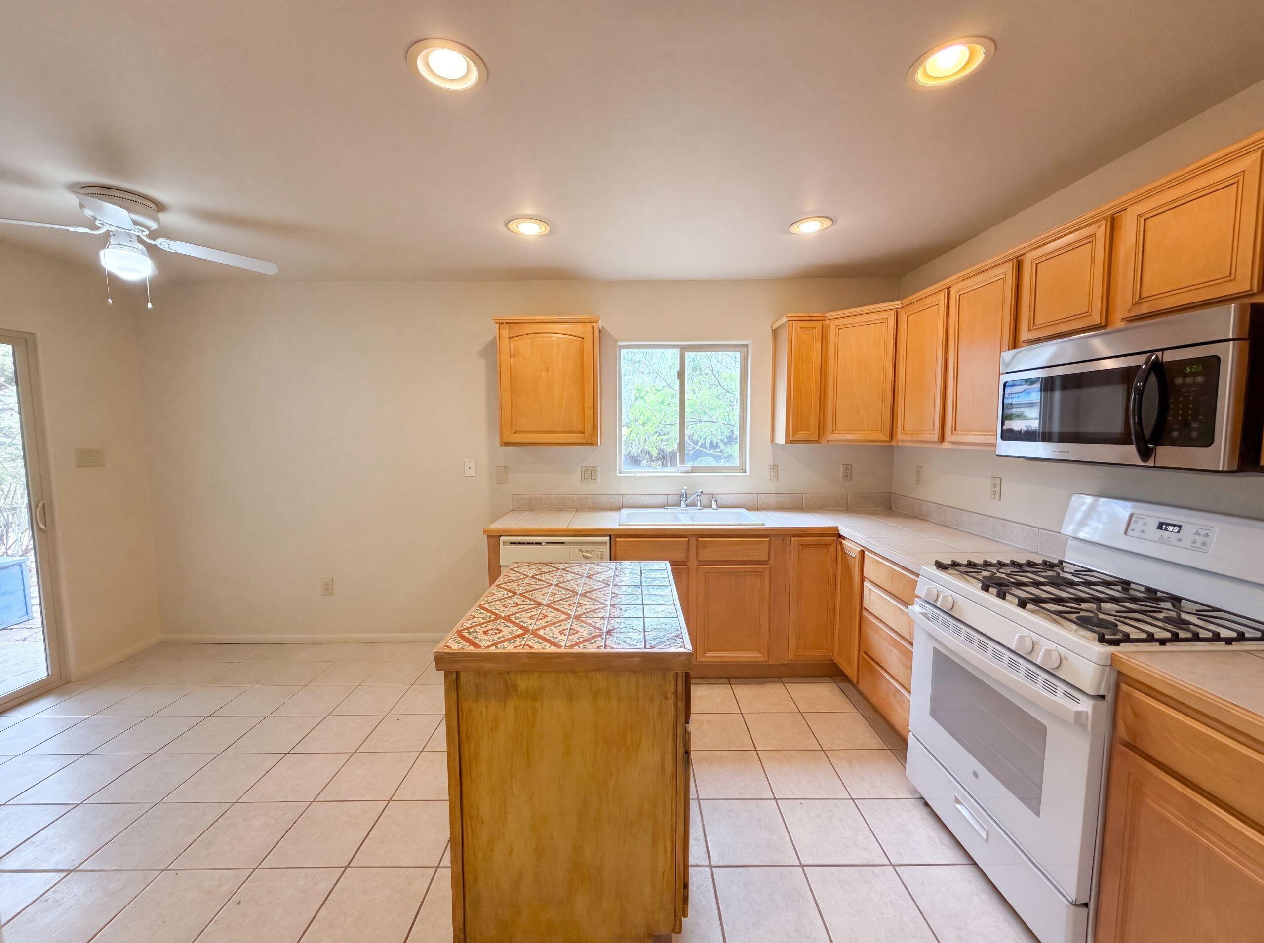 6605 Camino Rojo 