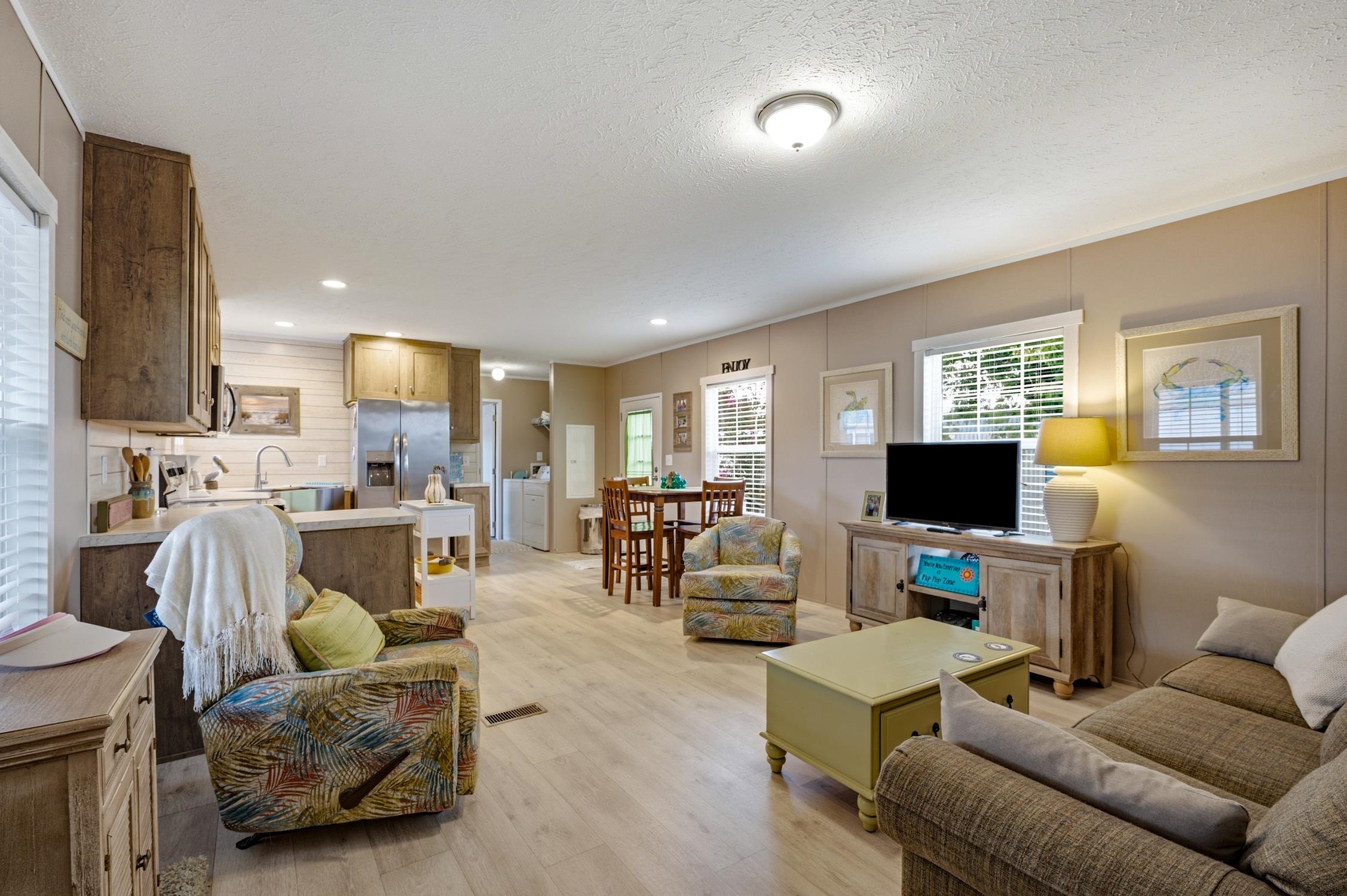 Photo 2 of Manufactured home for sale at 1521 Tanglewood Ave, North Myrtle Beach, SC 29582 | MLS# 2619782 | Listing updated on 2026-09-16