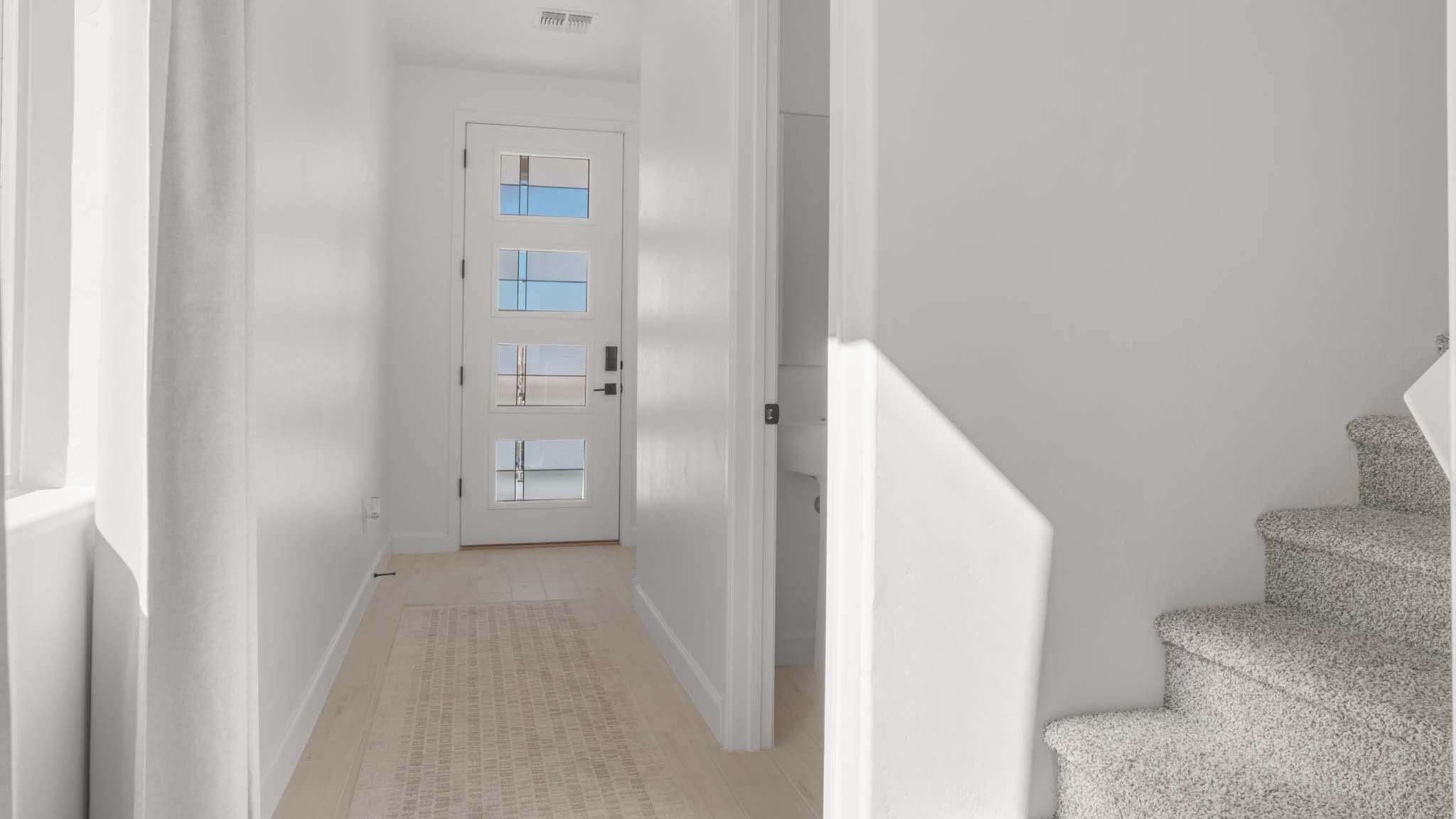 2400 Eglisfield Loop NE 