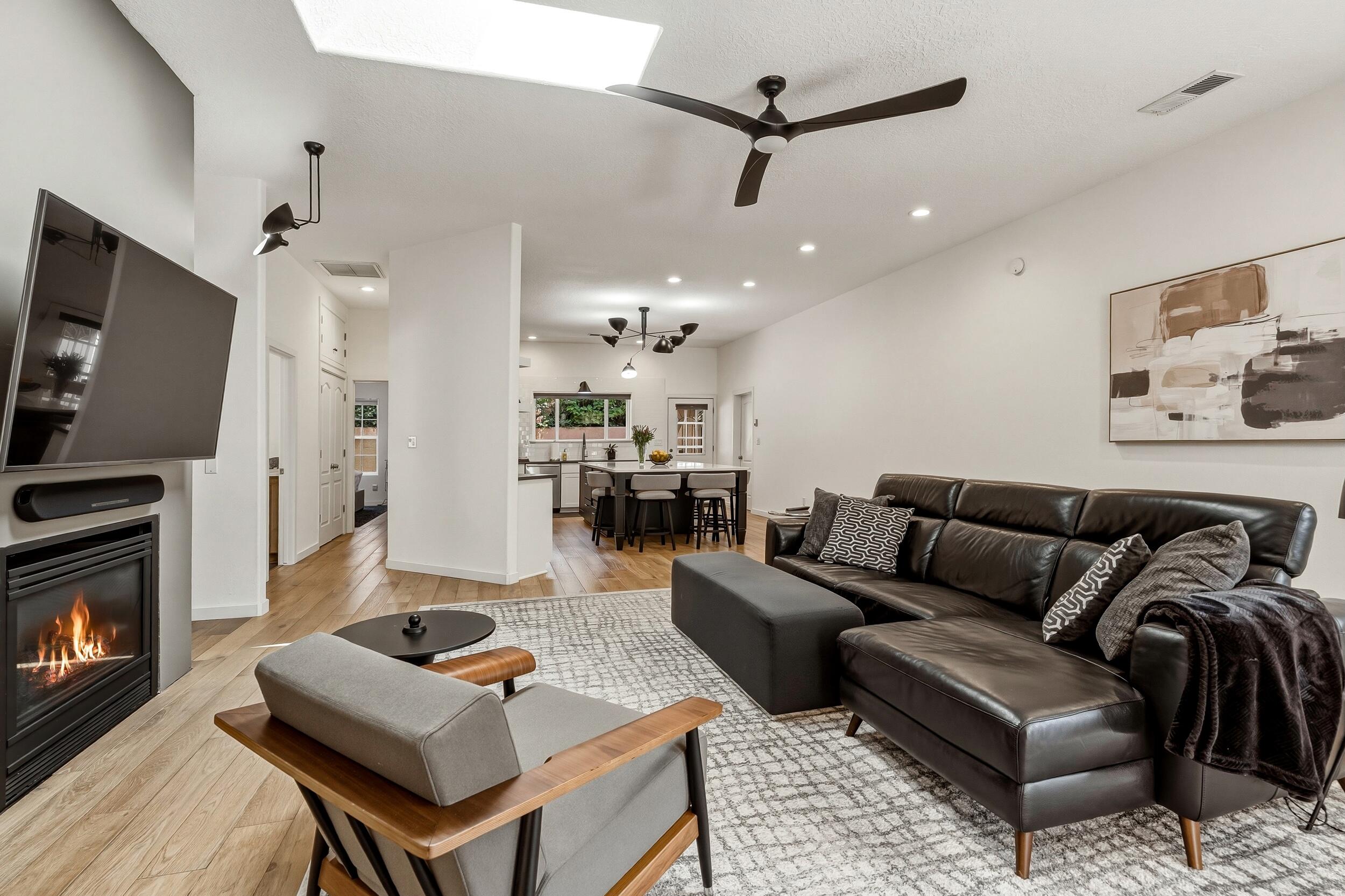 Photo 3 of Sale Pending at 4248 Louisiana Blvd NE, Albuquerque, NM 87109 | MLS# 1108961 | Listing updated on 2026-10-21