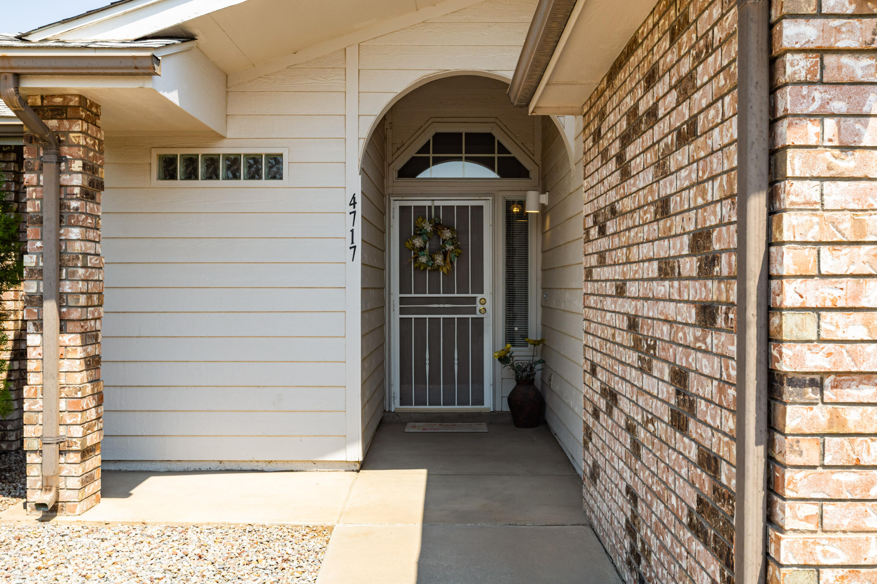 Photo 2 of Sale Pending at 4717 Snapdragon Rd Nw, Albuquerque, NM 87120 | MLS# 1108993 | Listing updated on 2026-09-04