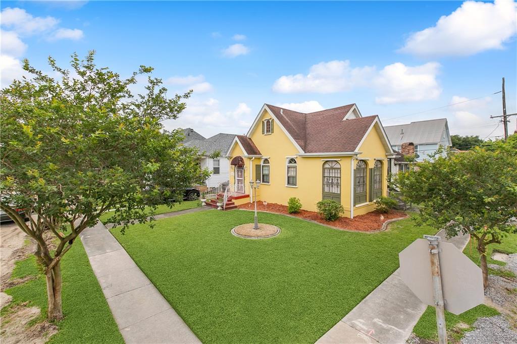 2nd image of 3830 Fairmont Dr, New Orleans, LA 70122 | MLS# 2571626