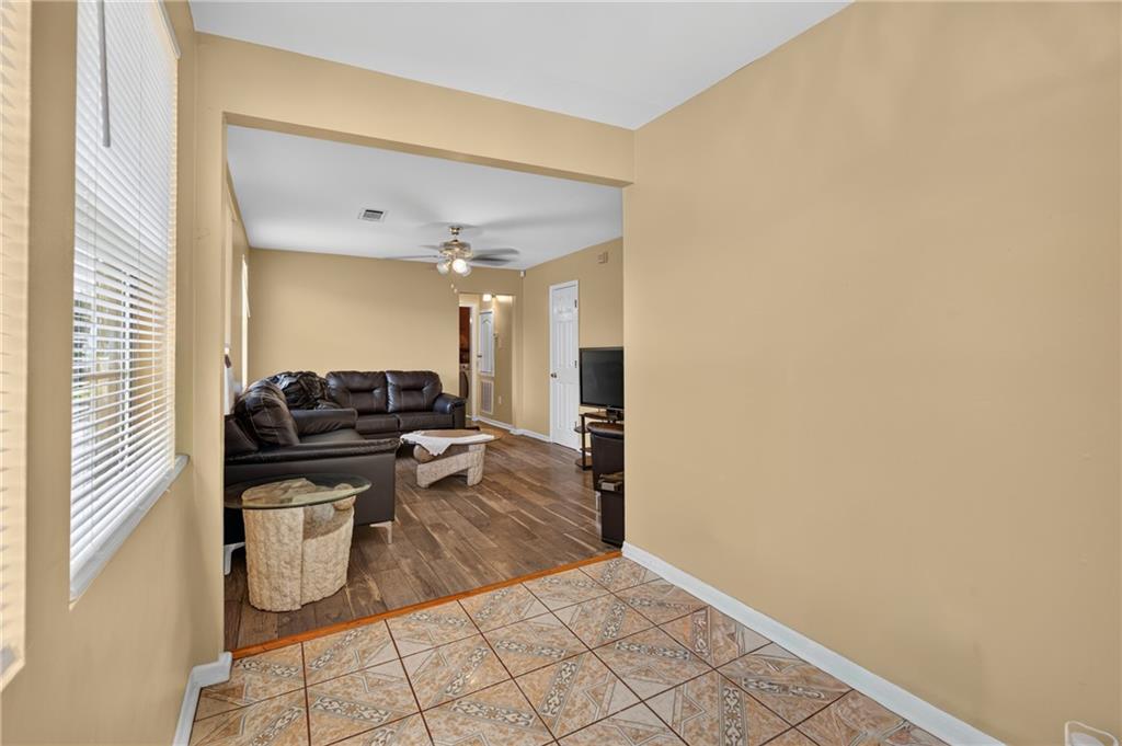 Listing Photo 4 - Condo for sale in building located at 2759 61 New York St, New Orleans, LA 70122
