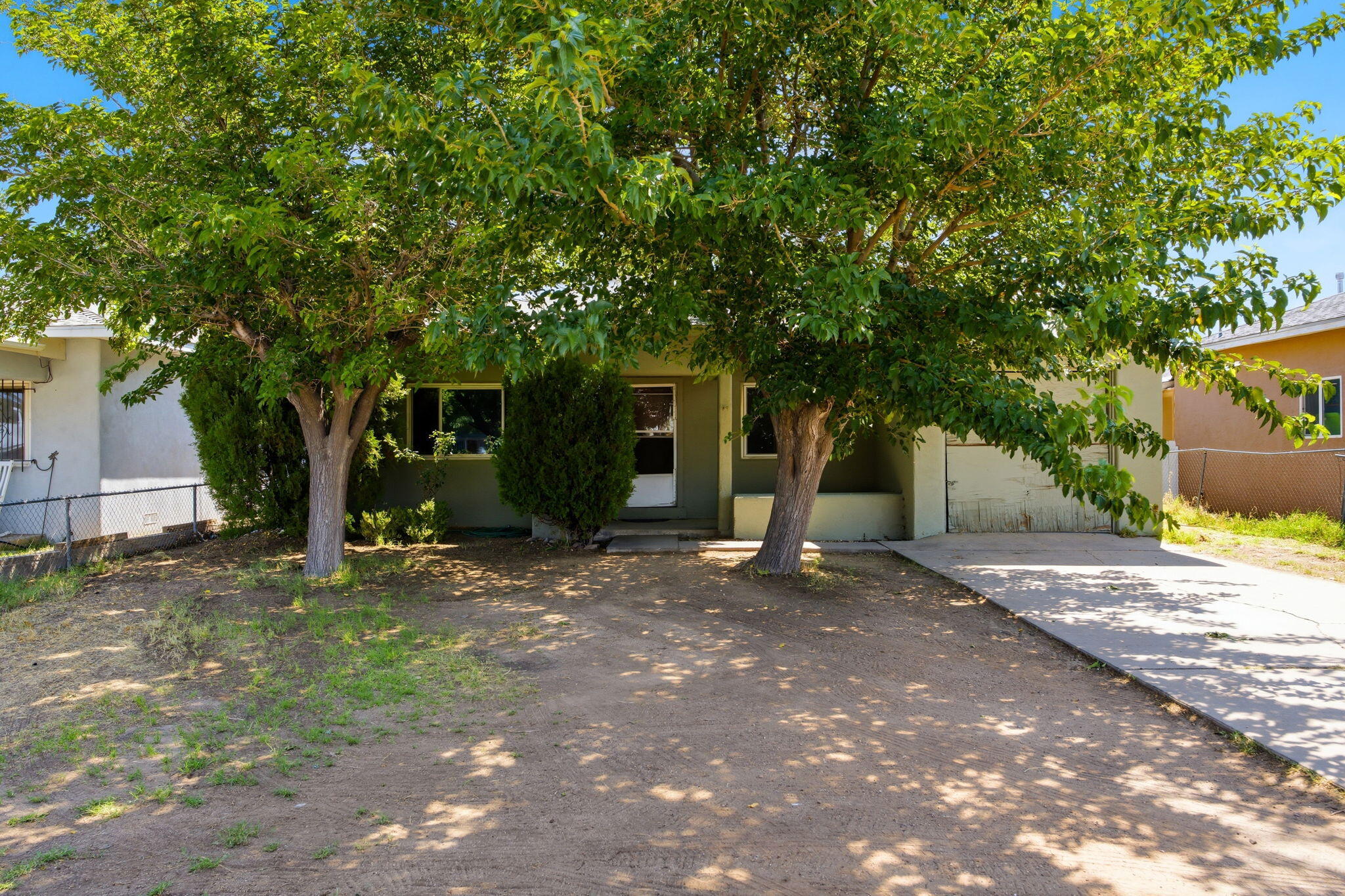 Photo 1 of Single family home for sale at 932 Florida St Se, Albuquerque, NM 87108 | MLS# 1109066 | Listing updated on 2026-09-28